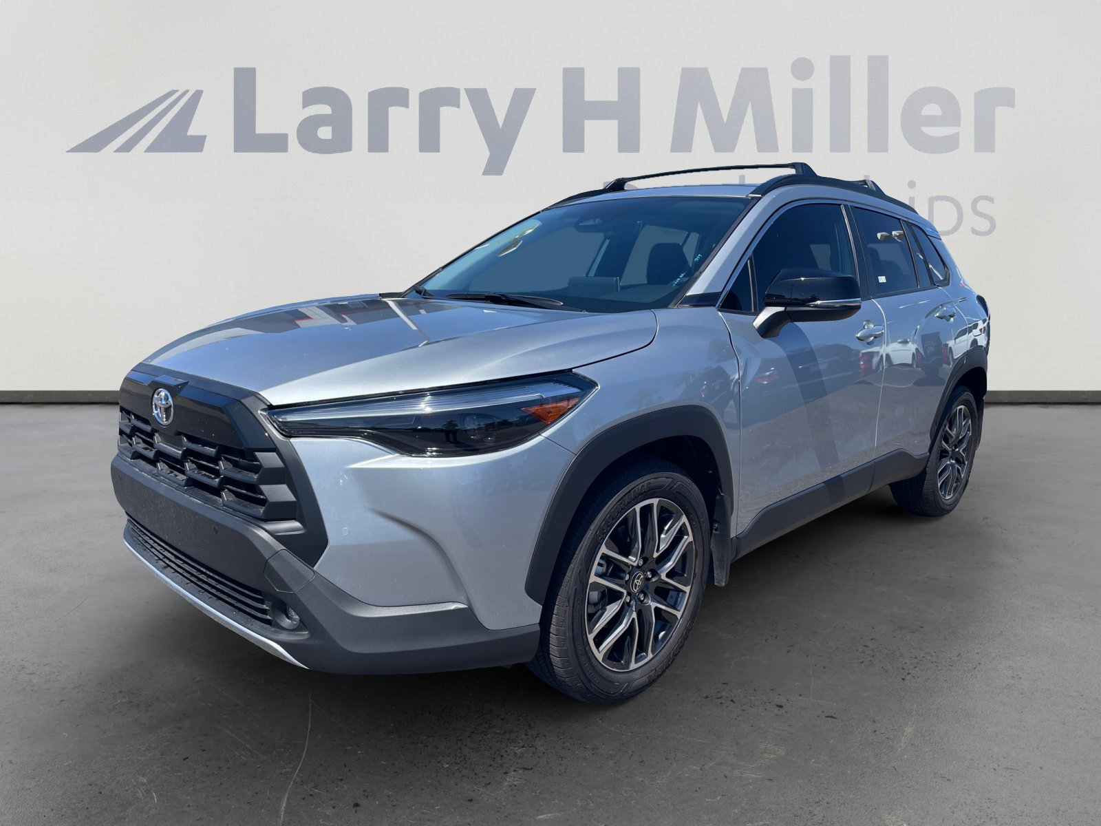 2026 Toyota Corolla Cross XLE FWD's photo