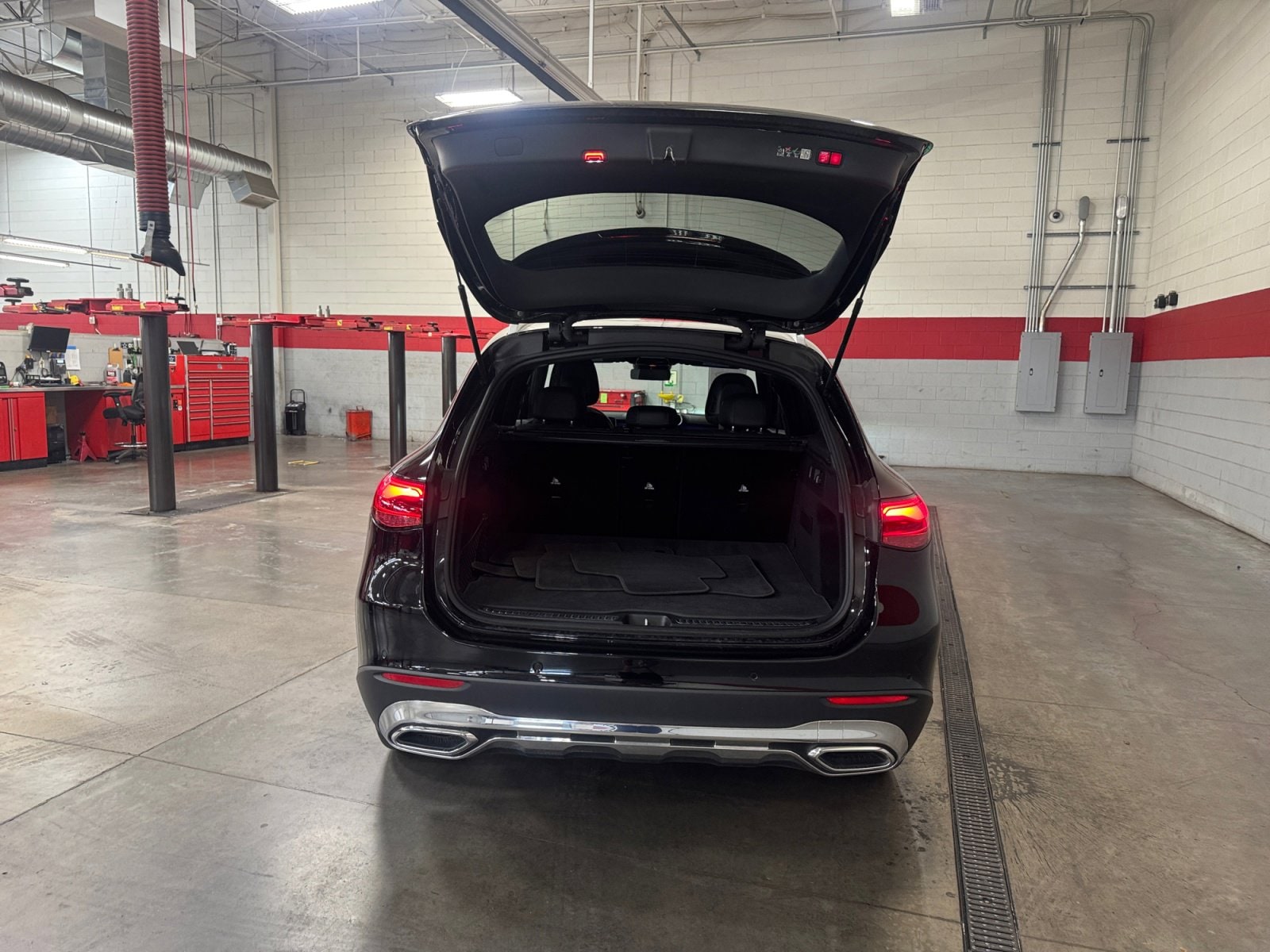 2025 Mercedes-Benz GLC Base - Photo 35