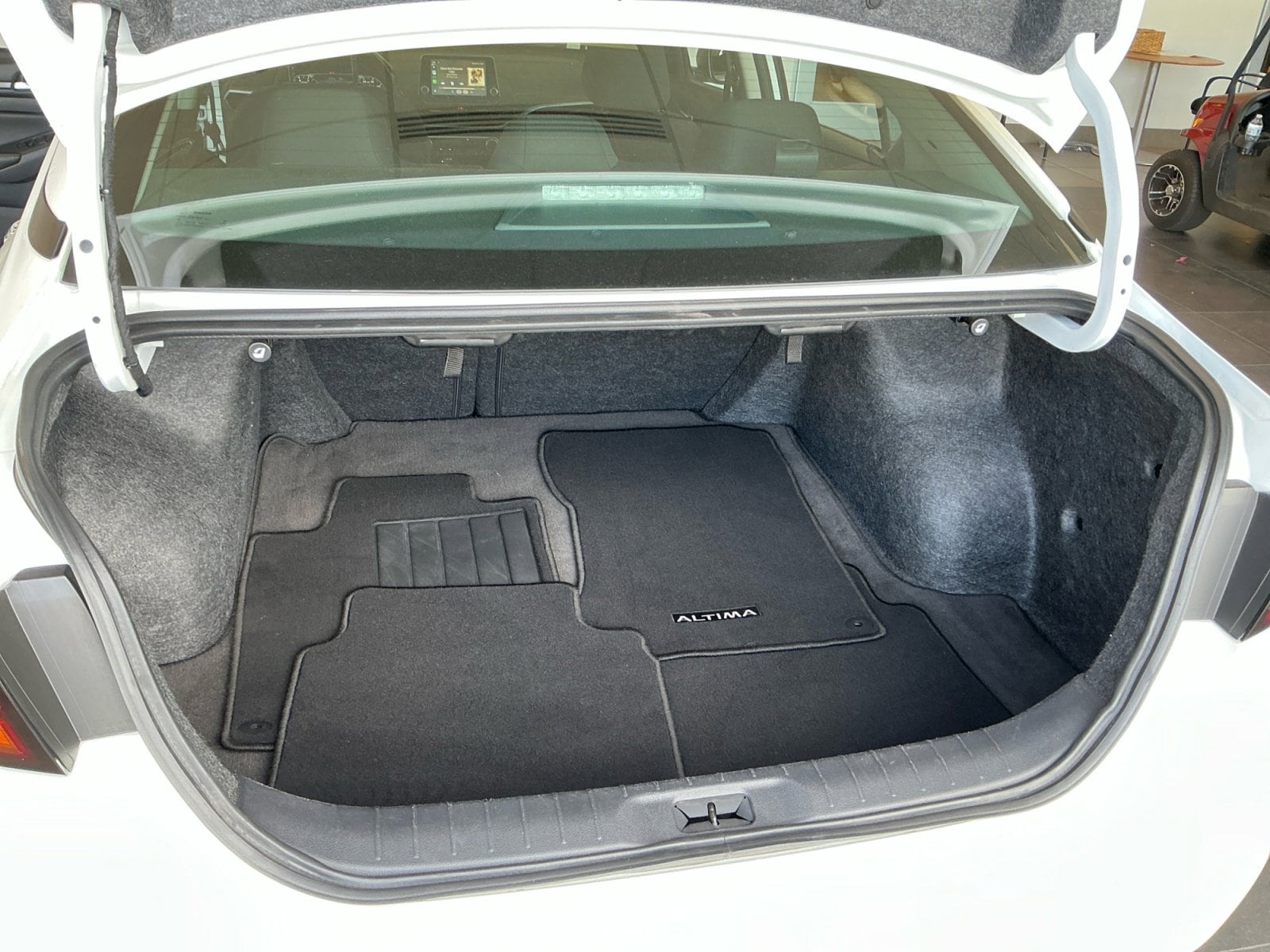 2025 Nissan Altima SV - Photo 34