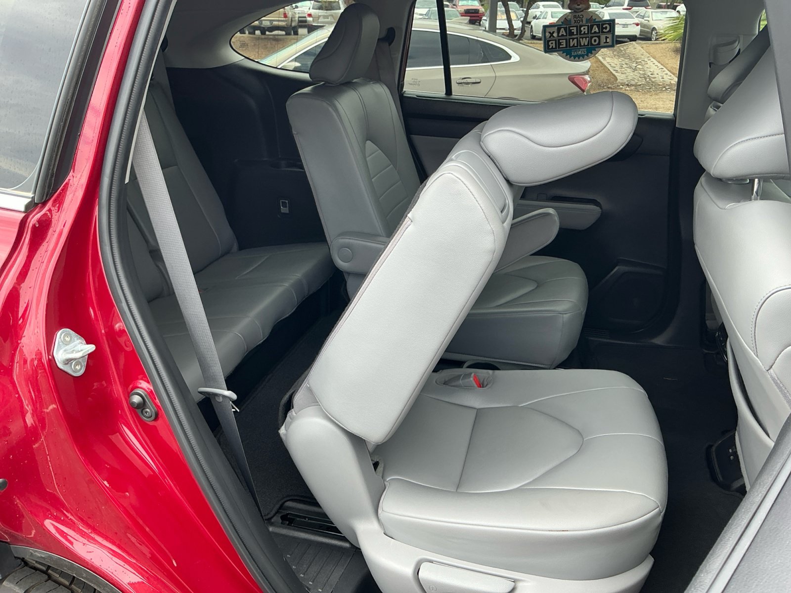 2023 Toyota Highlander XLE - Photo 19