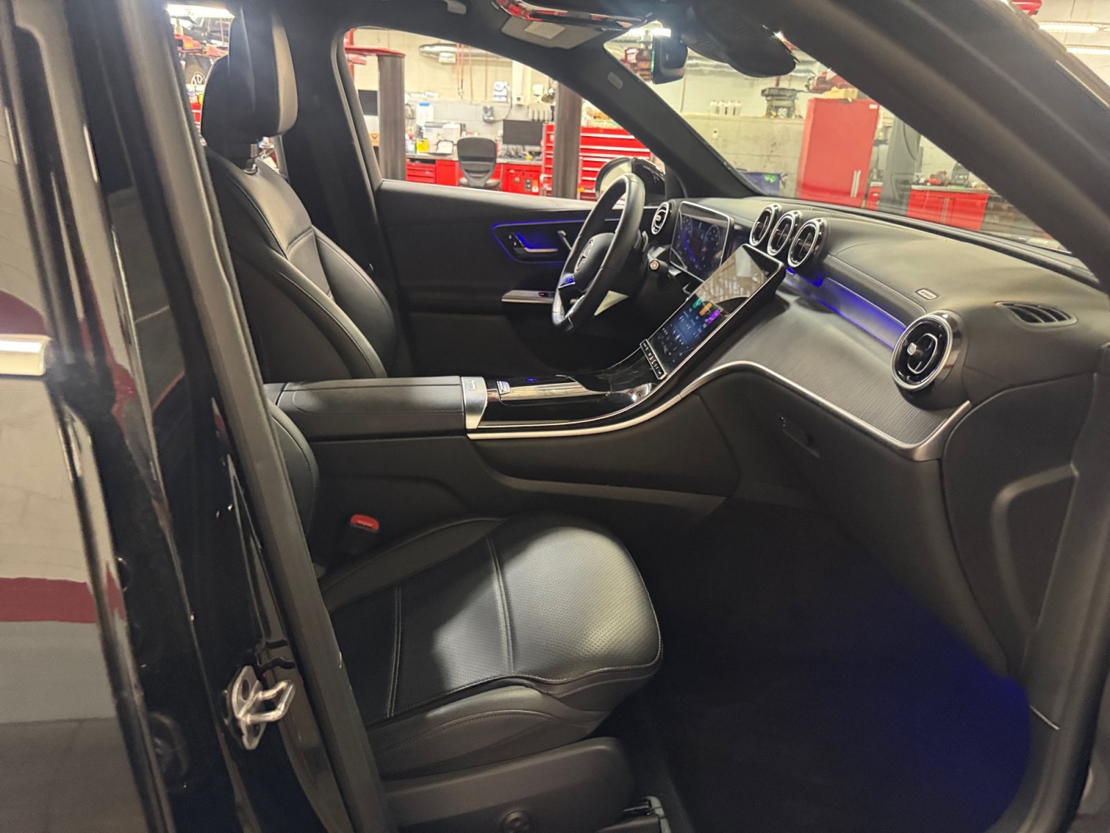 2025 Mercedes-Benz GLC Base - Photo 20