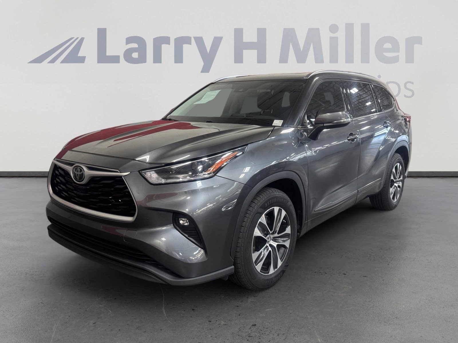 2021 Toyota Highlander XLE 4x2 V6's photo