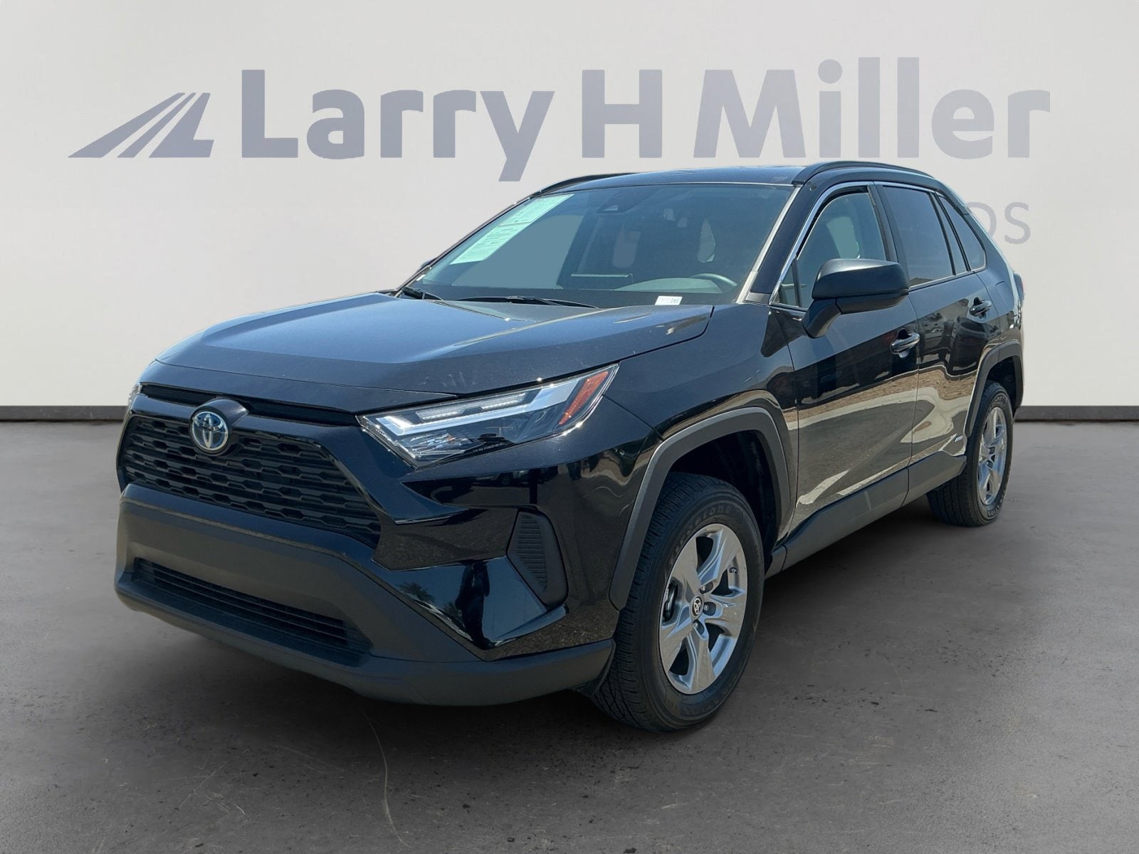 2024 Toyota RAV4 Hybrid LE AWD's photo