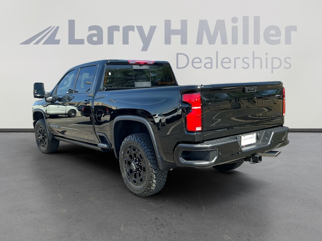 Used 2024 Chevrolet Silverado 2500HD High Country Truck Crew Cab