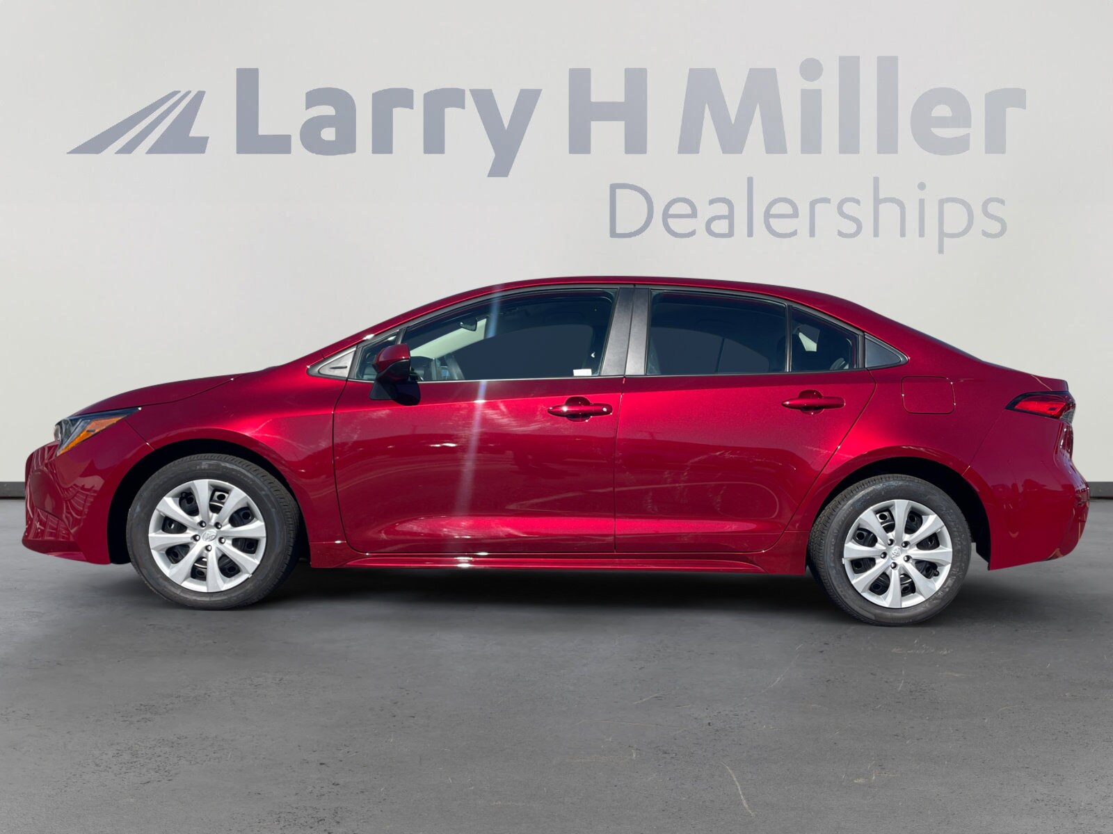 2025 Toyota Corolla LE photo 2