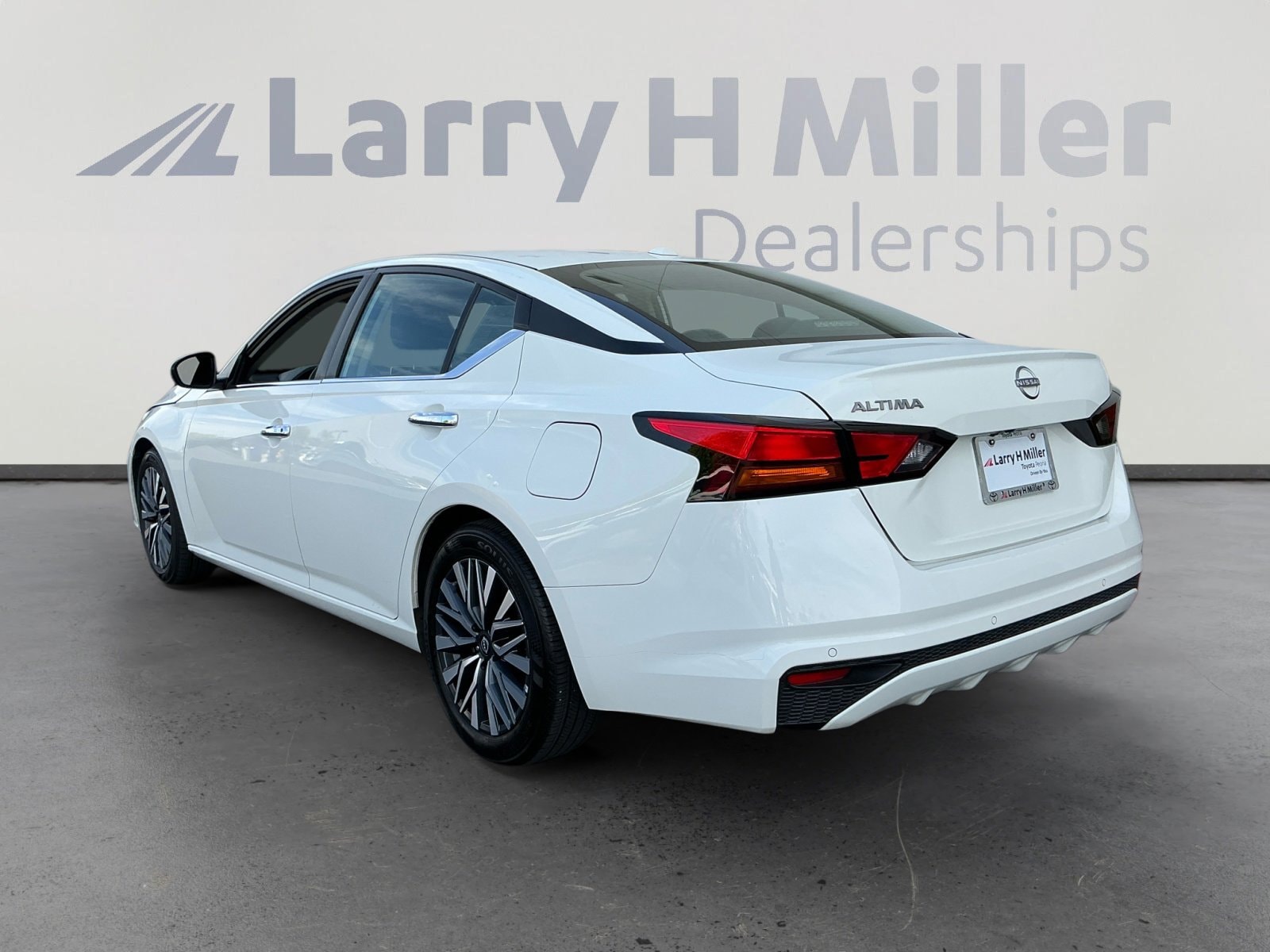 2025 Nissan Altima SV - Photo 4