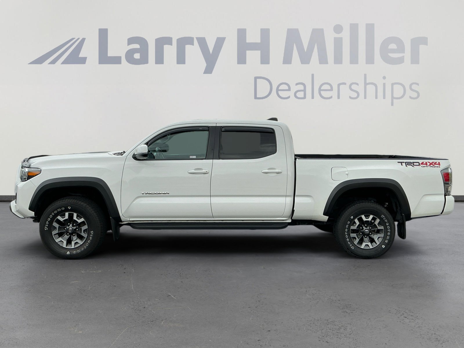 2020 Toyota Tacoma TRD V6 photo 2