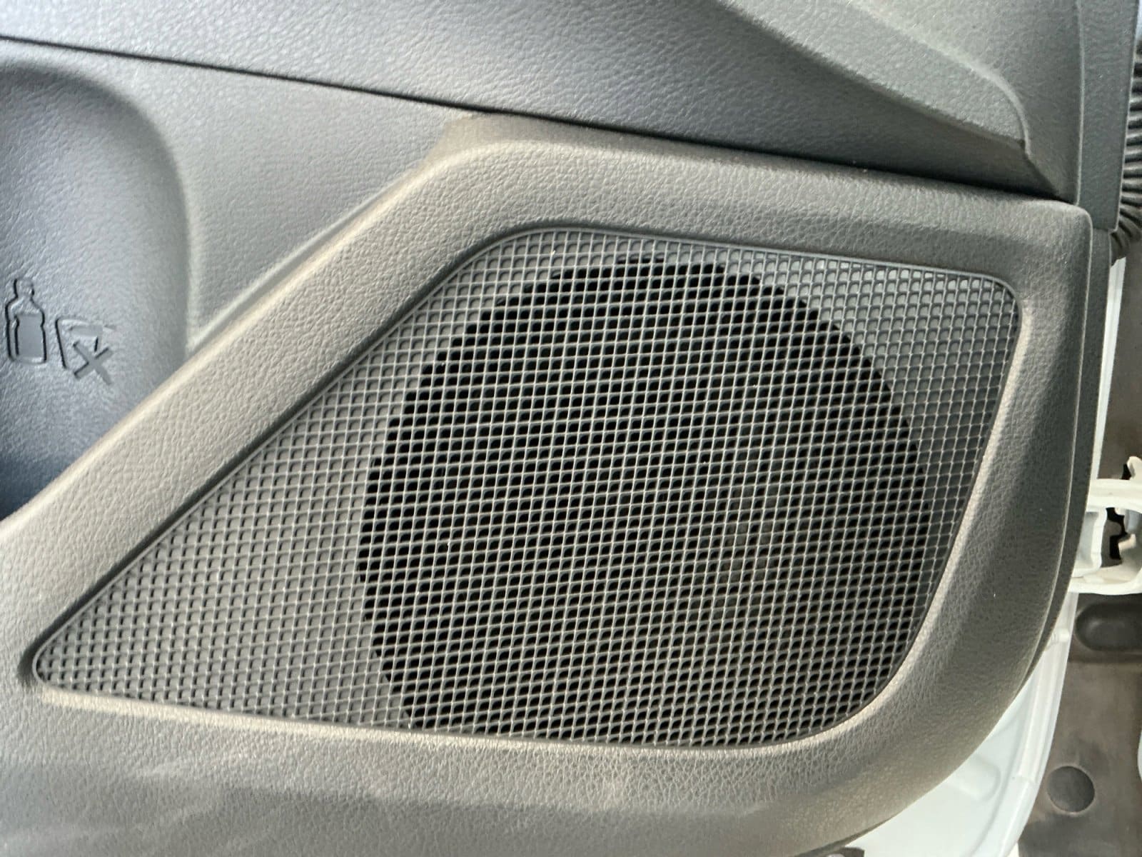 2025 Nissan Altima SV - Photo 28