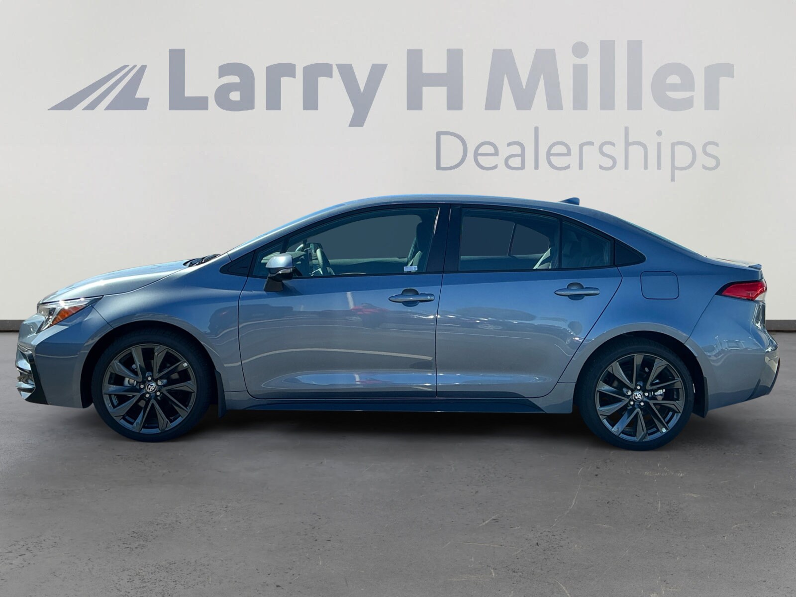 2025 Toyota Corolla SE photo 2