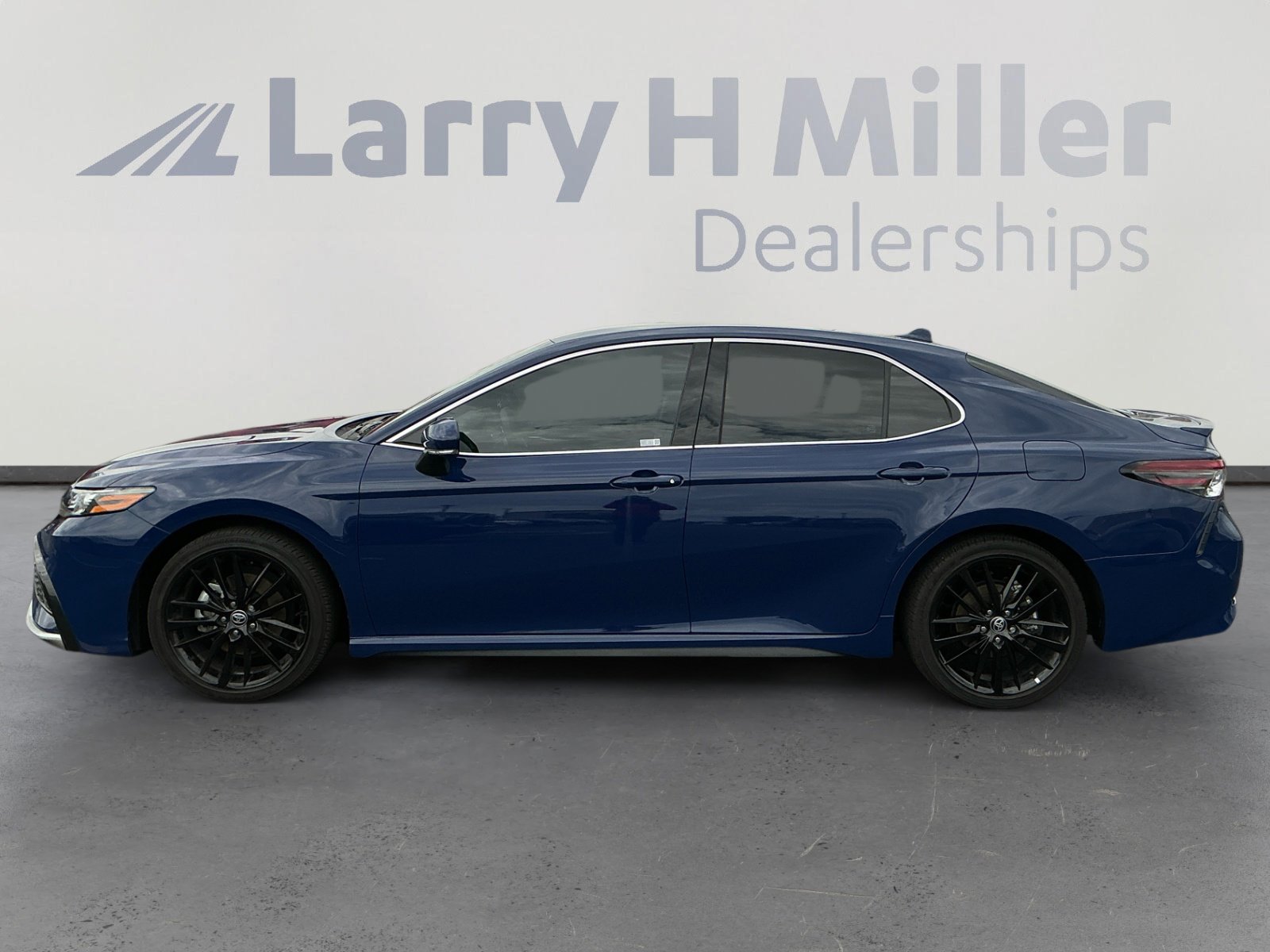 2024 Toyota Camry XSE photo 2