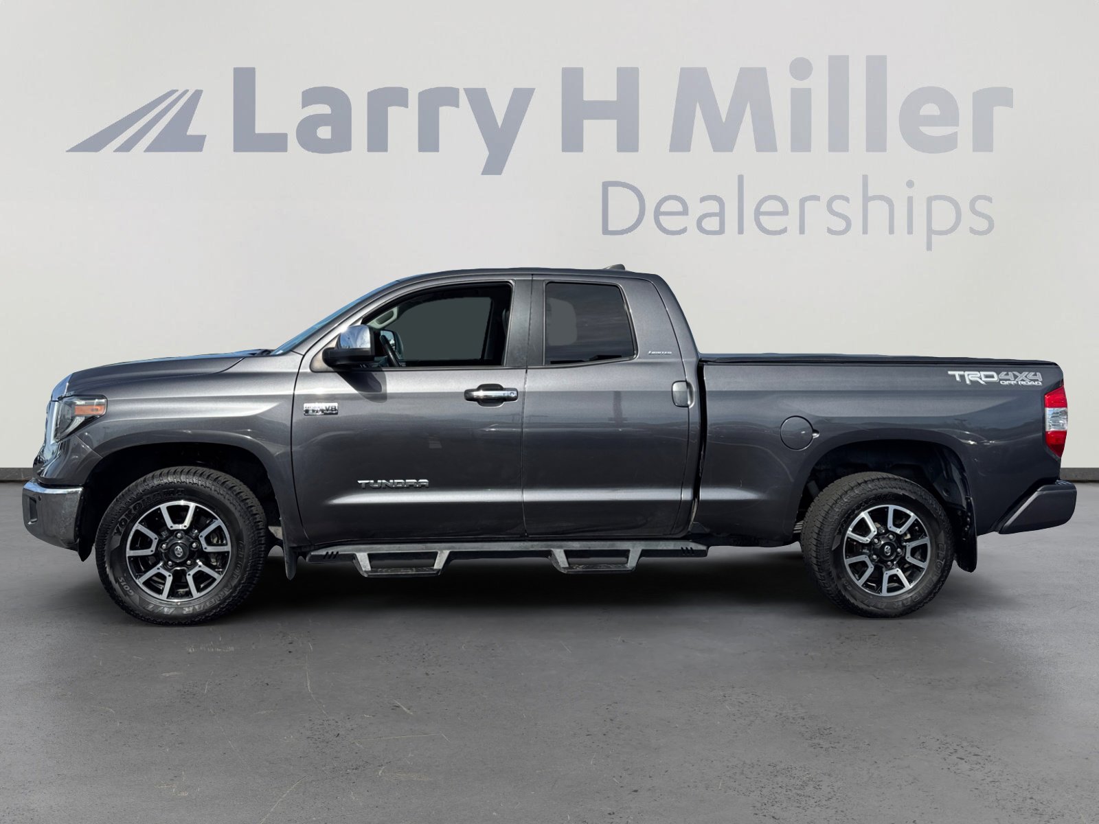 2021 Toyota Tundra Limited Grade photo 2