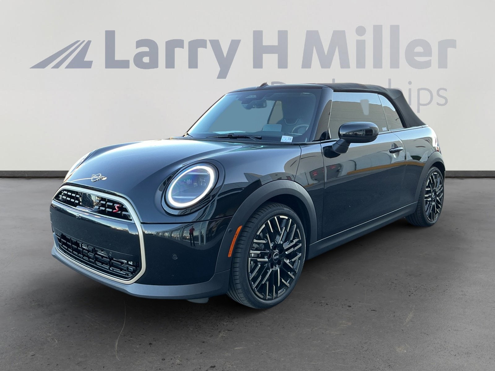 2025 MINI Convertible S's photo