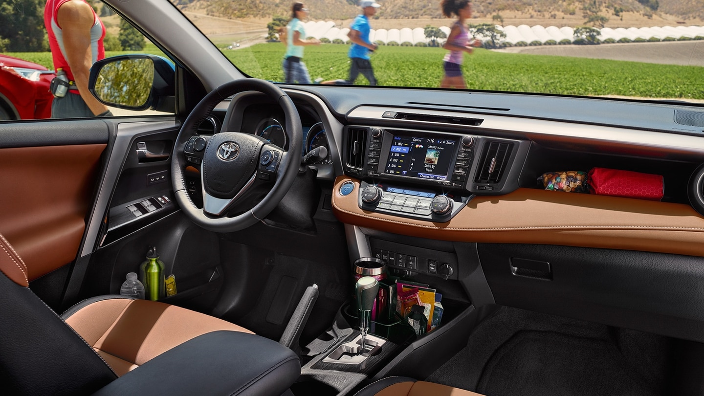 5 Reasons Why the RAV4 is Your Summer Sweetheart