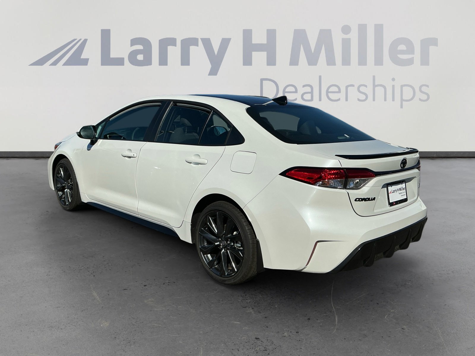 2025 Toyota Corolla SE photo 2