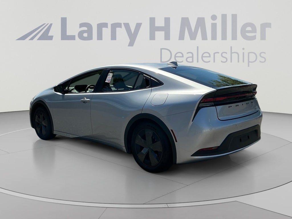 Used 2025 Toyota Prius LE Hatchback