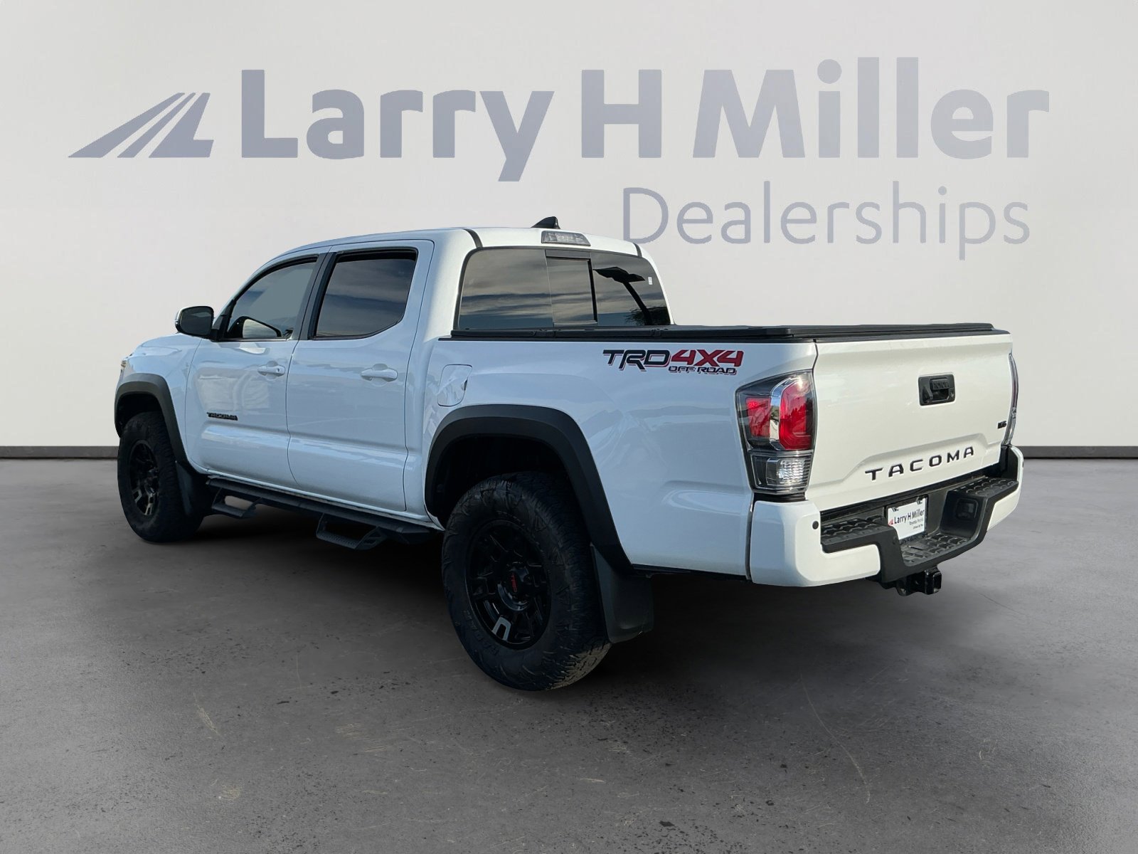 2023 Toyota Tacoma TRD V6 photo 3