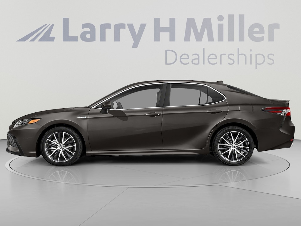 Used 2022 Toyota Camry SE Sedan