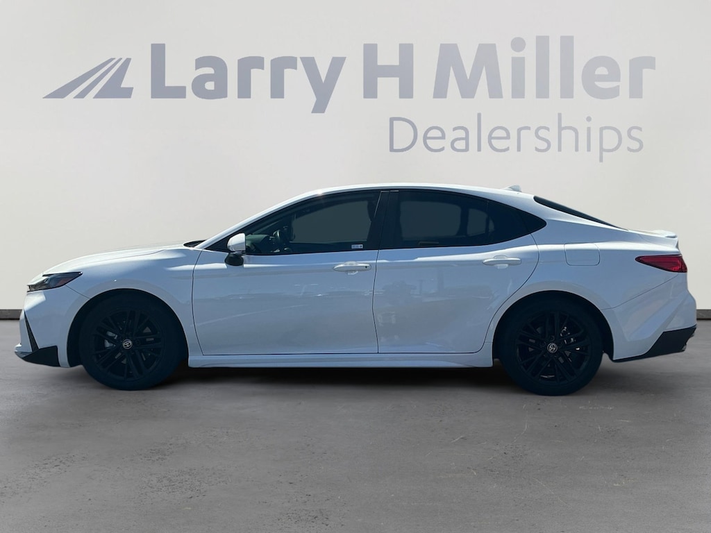 Used 2025 Toyota Camry SE Sedan