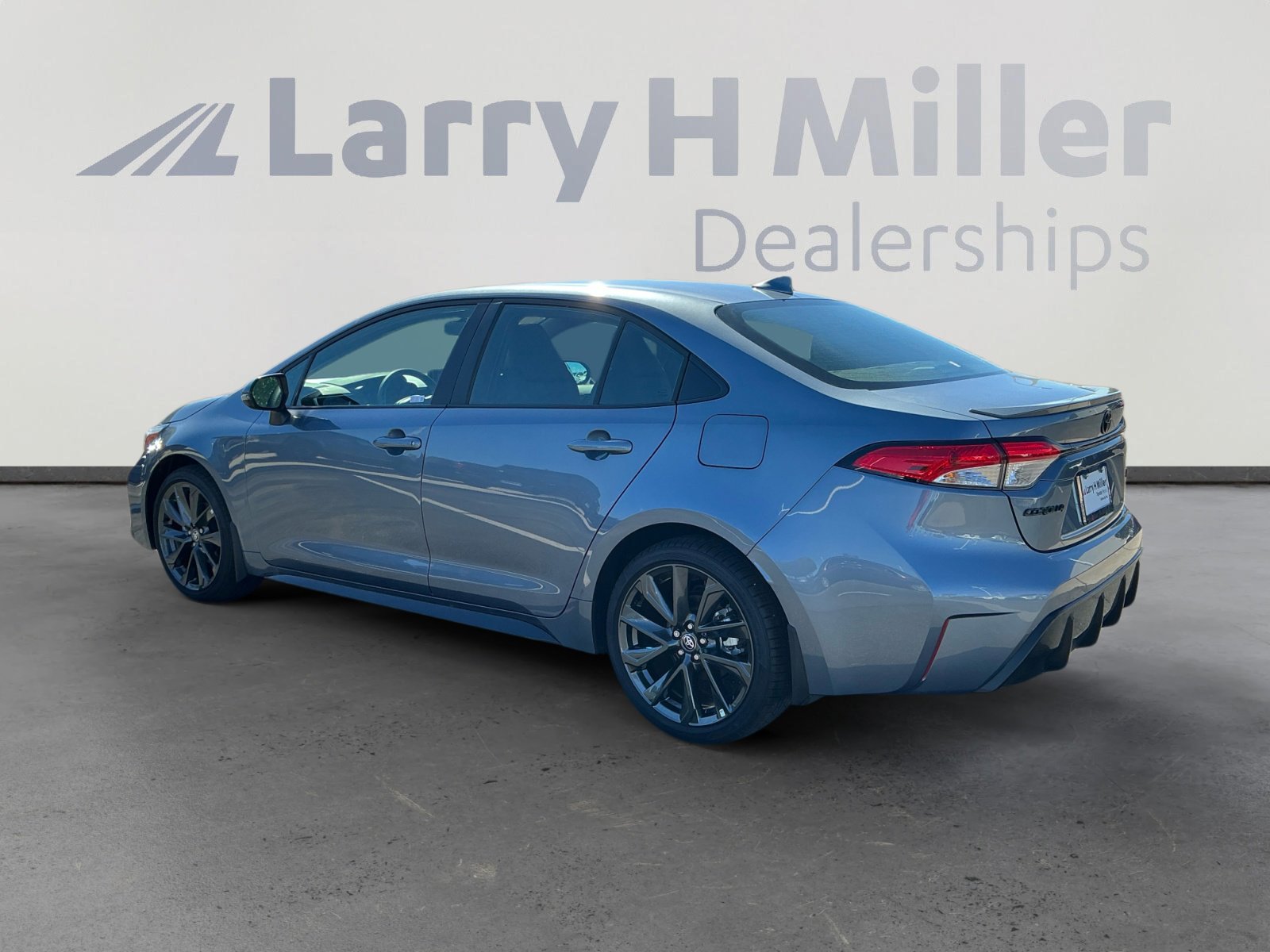 2025 Toyota Corolla SE photo 3