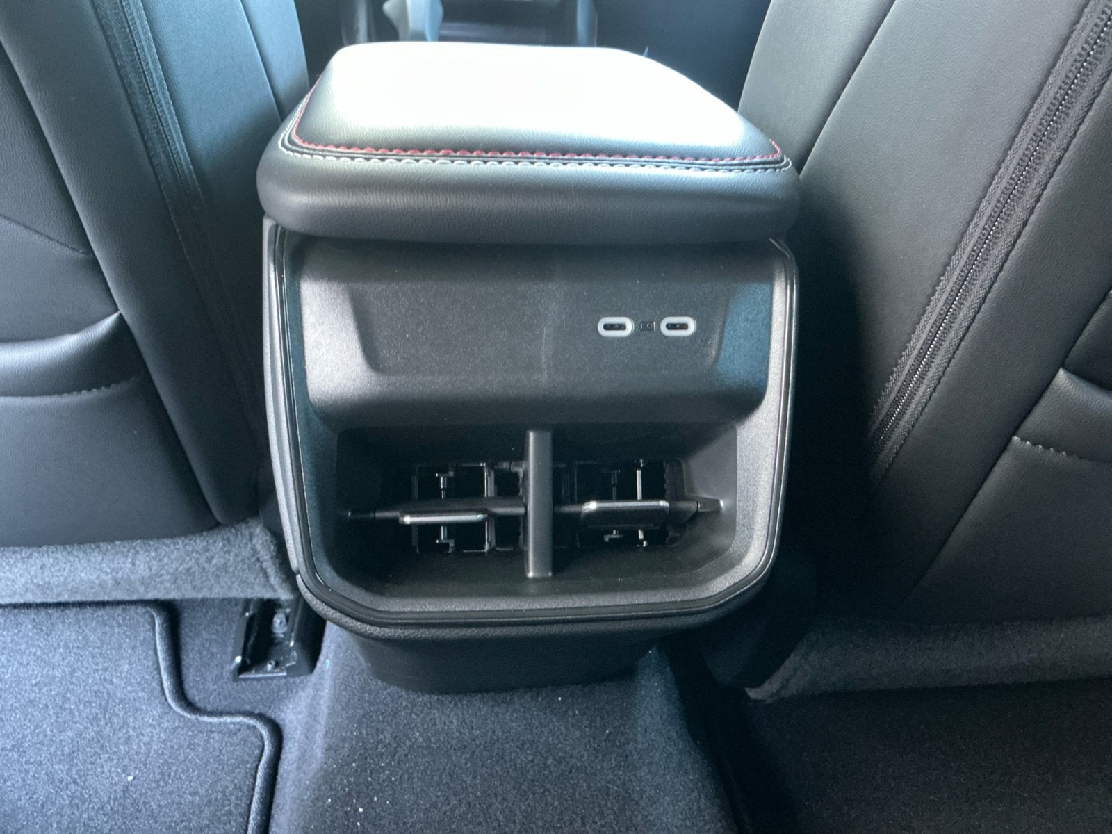 2026 Dodge Charger R/T - Photo 31