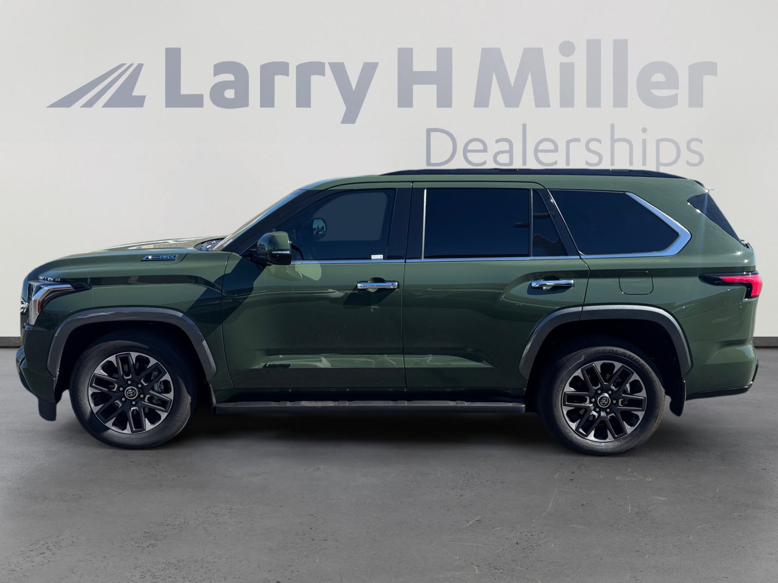 2023 Toyota Sequoia Limited photo 2