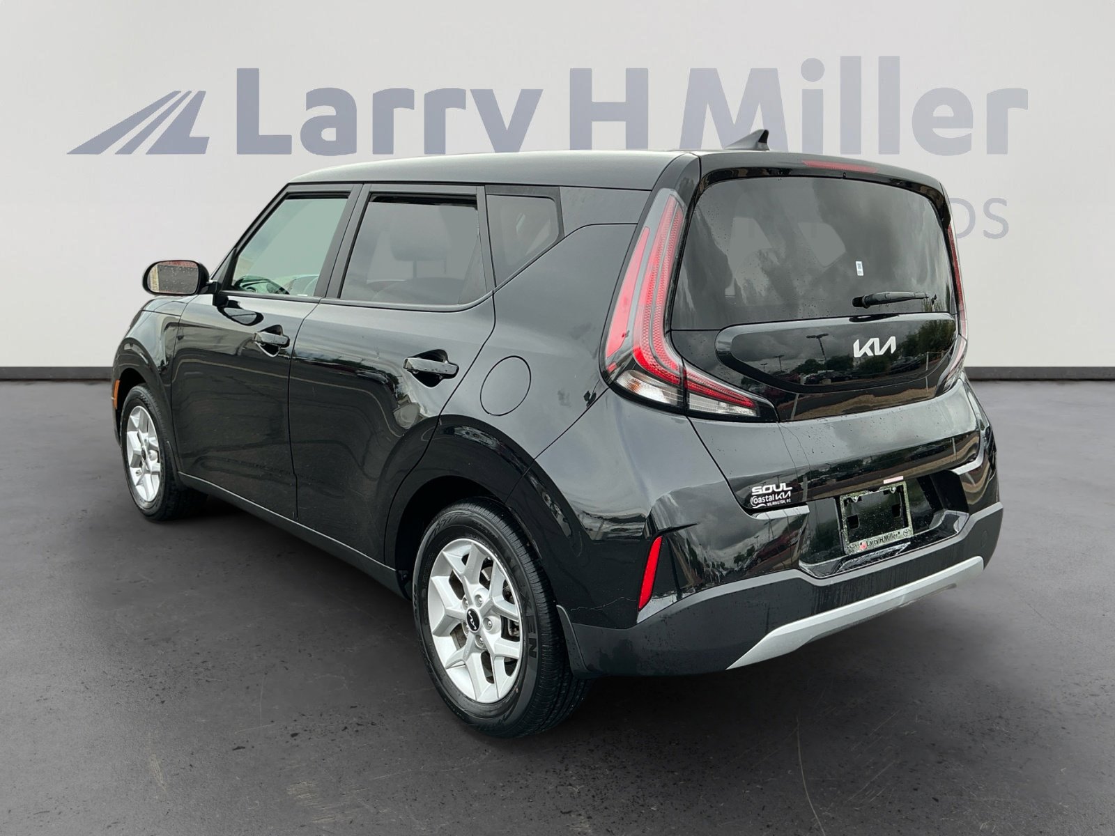 2024 Kia Soul LX photo 3