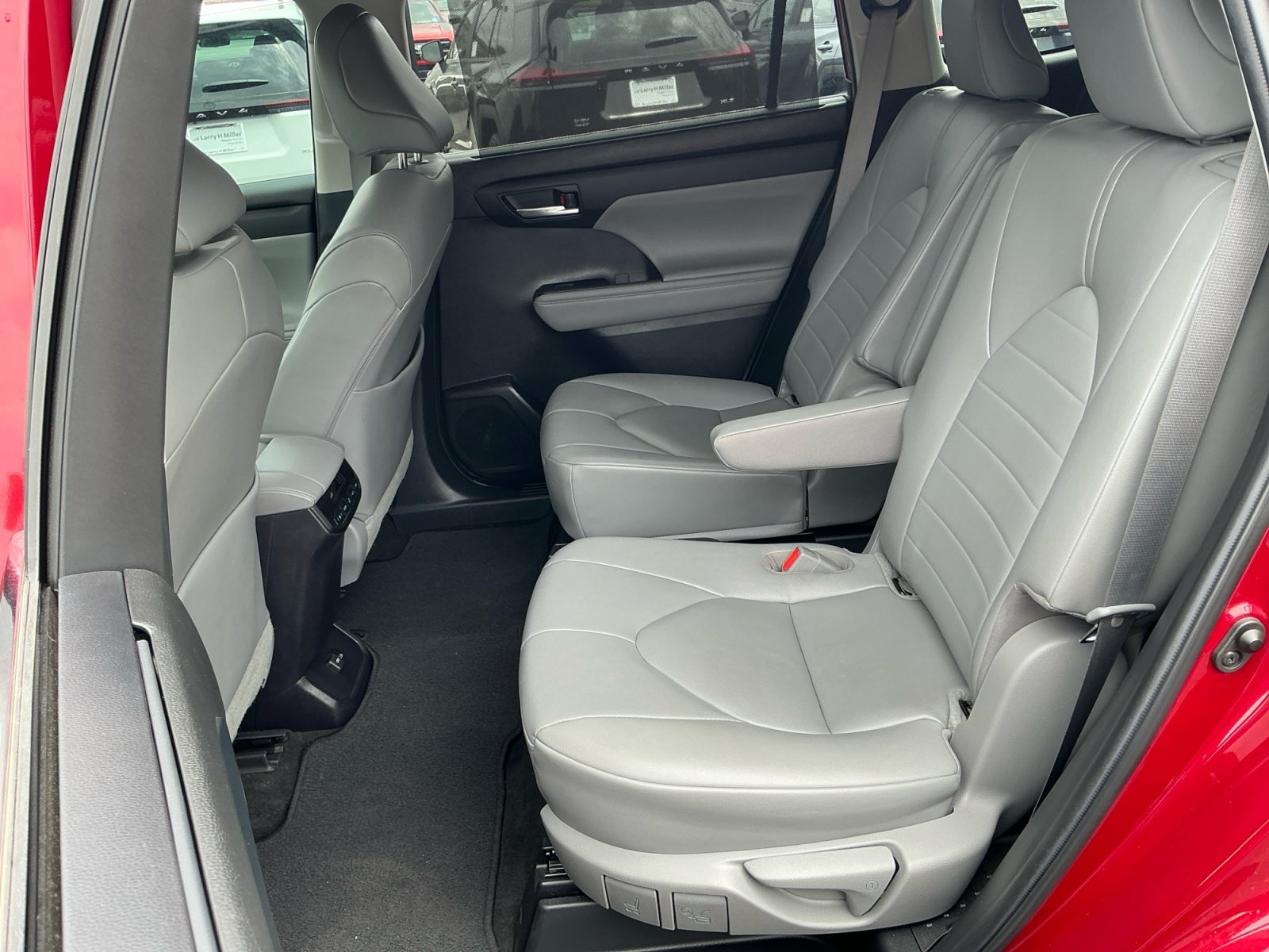 2023 Toyota Highlander XLE - Photo 18