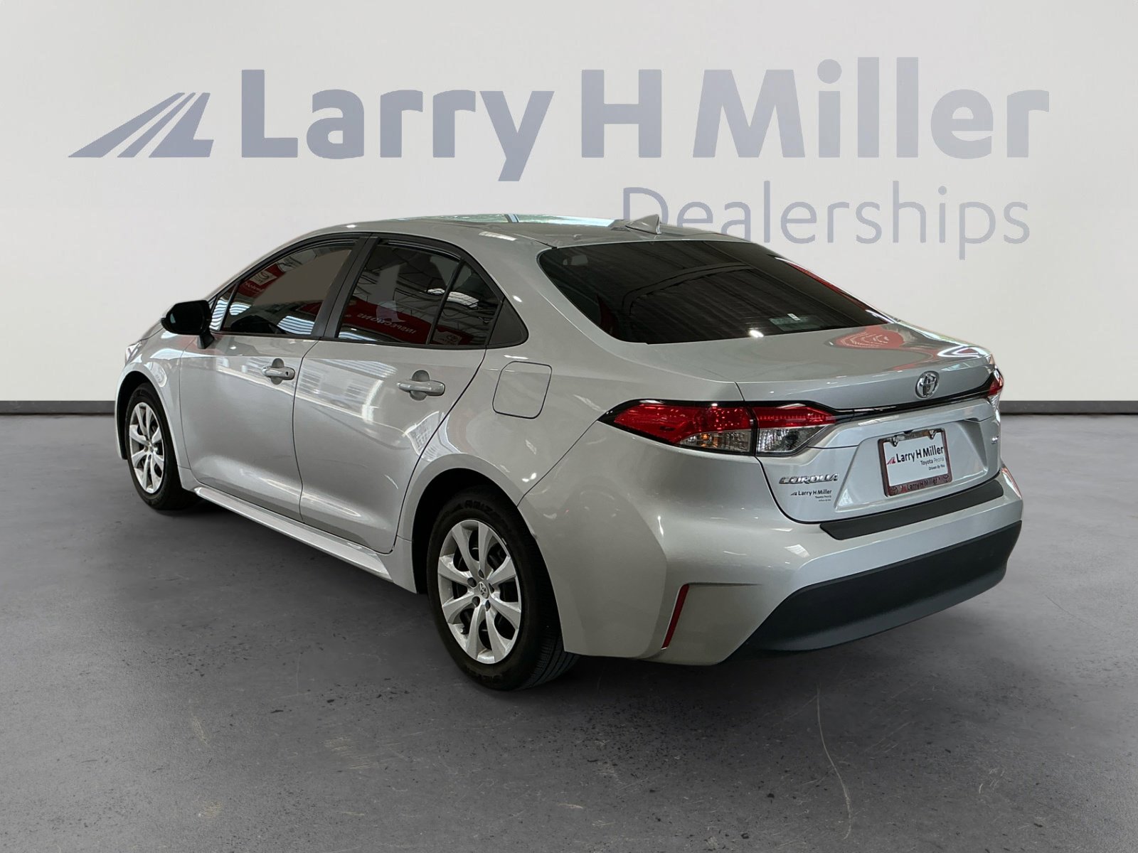 2024 Toyota Corolla LE photo 3