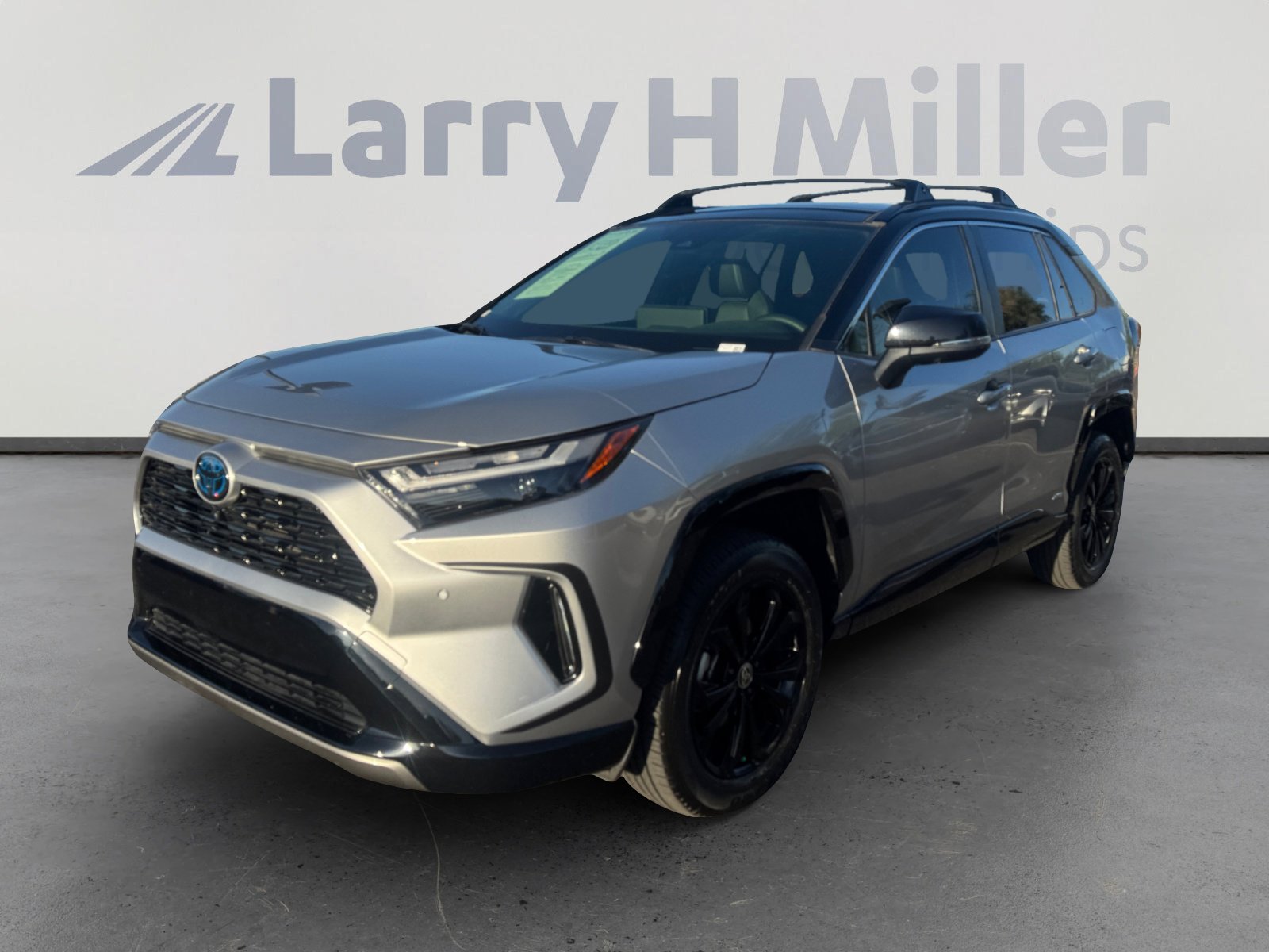 2023 Toyota RAV4 Hybrid XSE AWD's photo