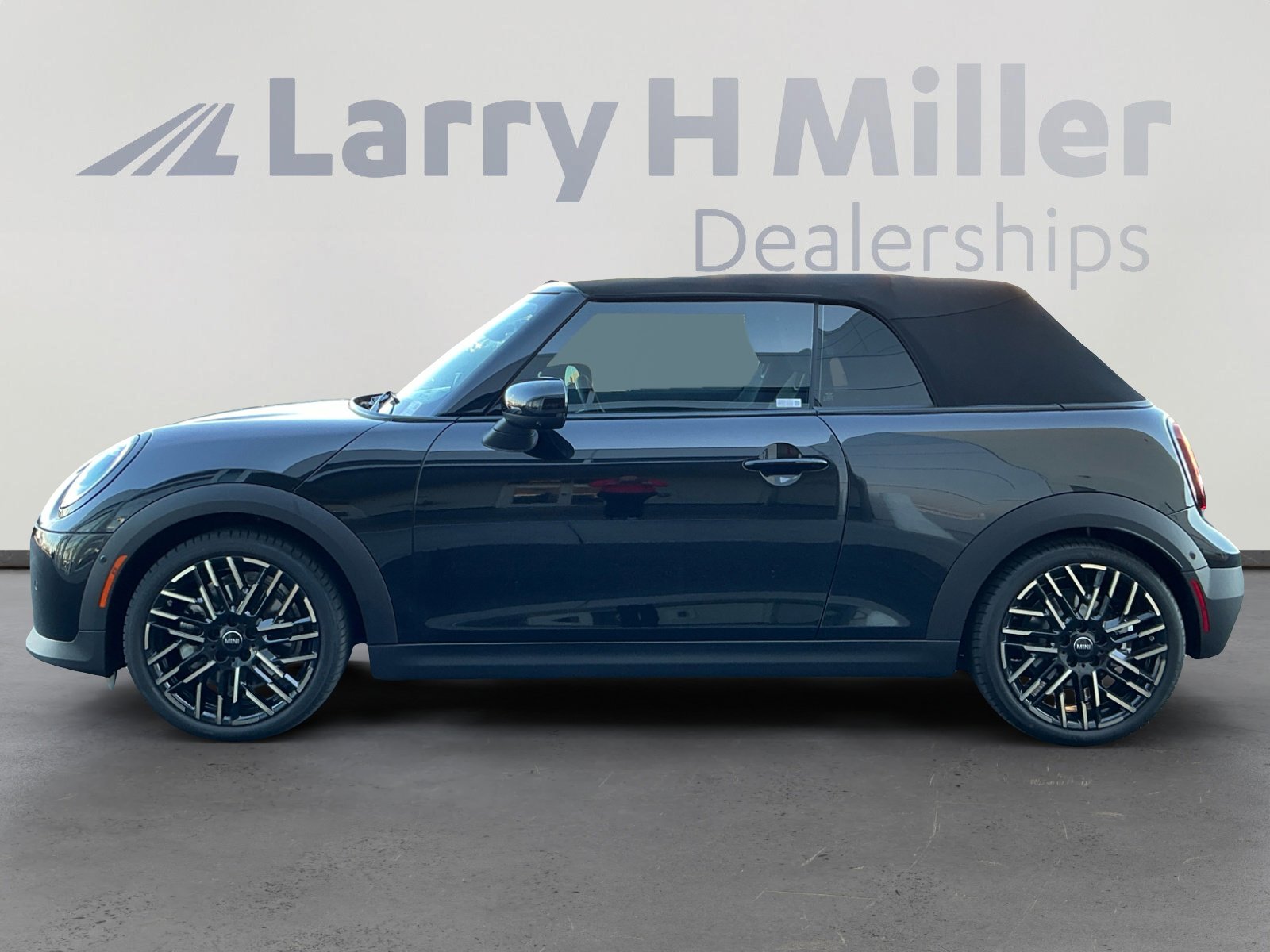 2025 Mini Cooper Convertible S photo 2