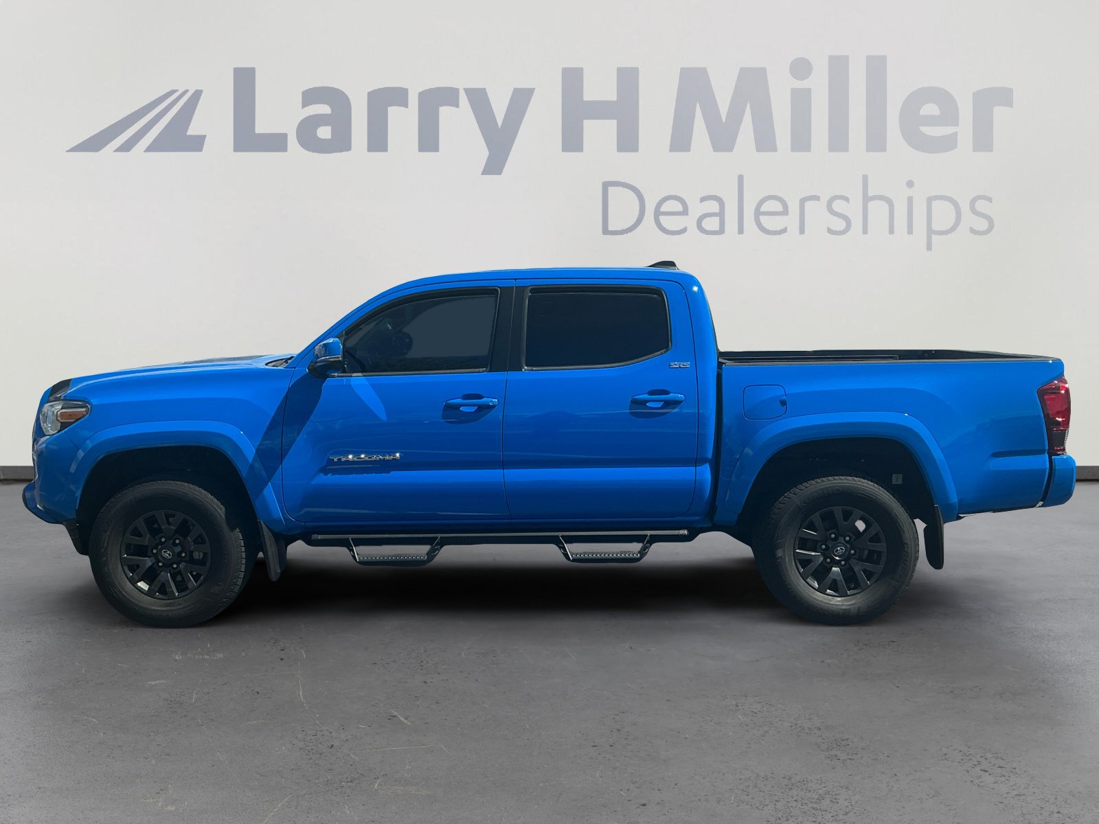 2021 Toyota Tacoma SR5 V6 photo 2