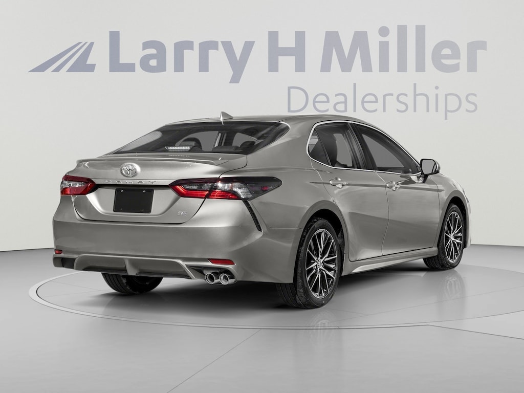 Used 2022 Toyota Camry SE Sedan