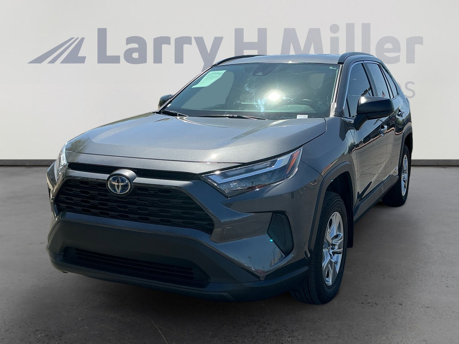 2024 Toyota RAV4 Hybrid LE AWD's photo