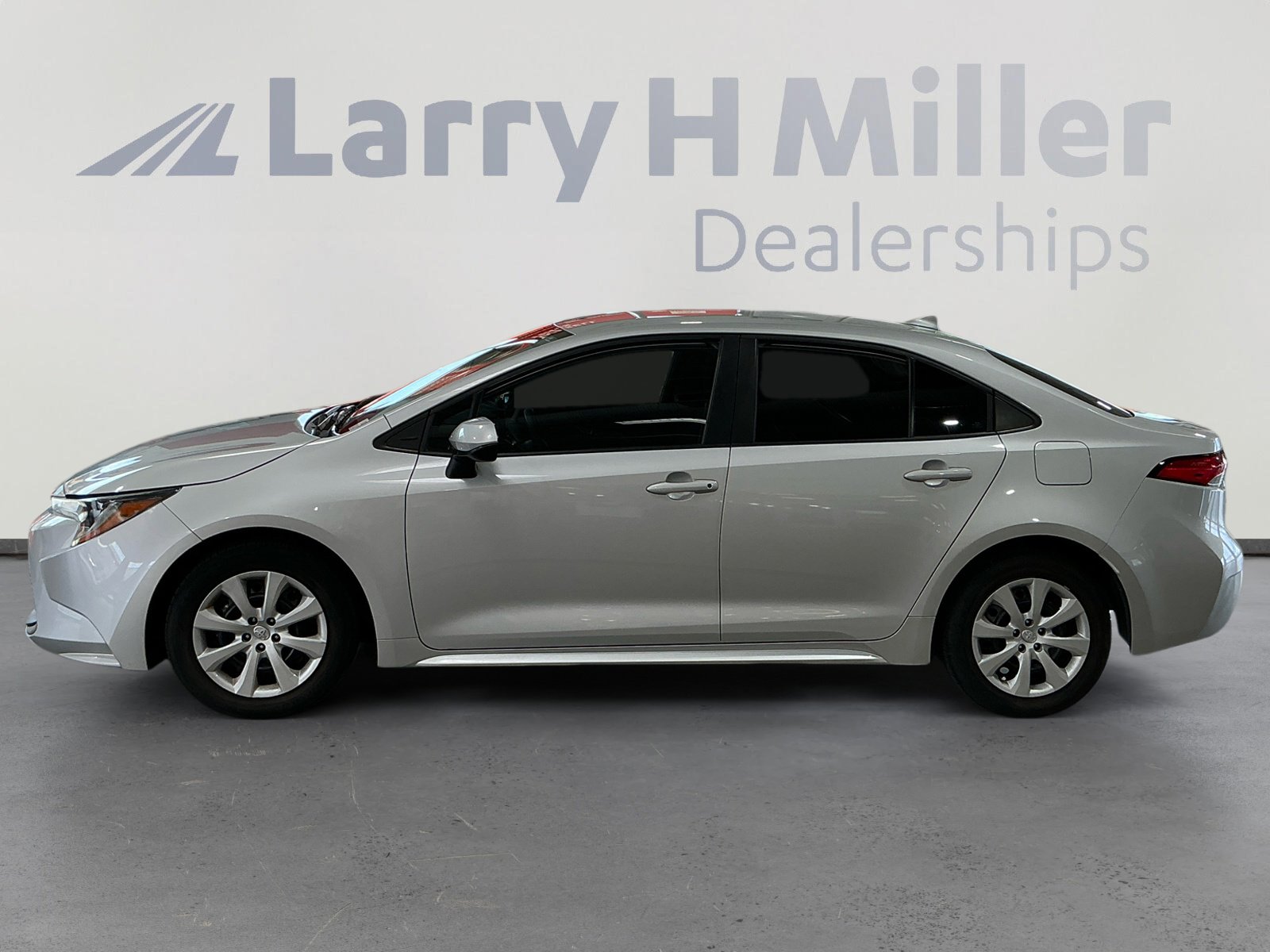 2024 Toyota Corolla LE photo 2