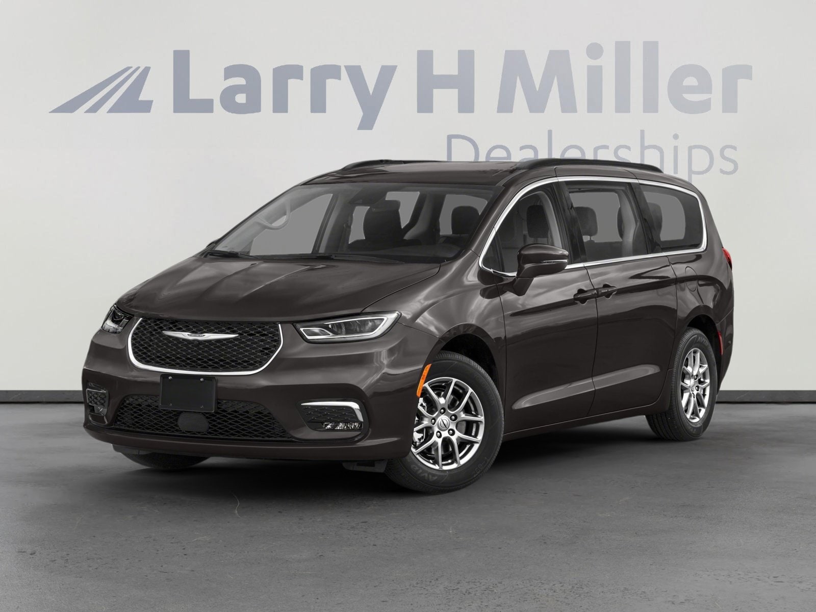 2021 Chrysler Pacifica Touring's photo