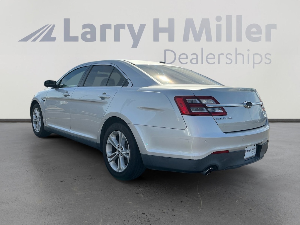 Used 2016 Ford Taurus SEL Sedan