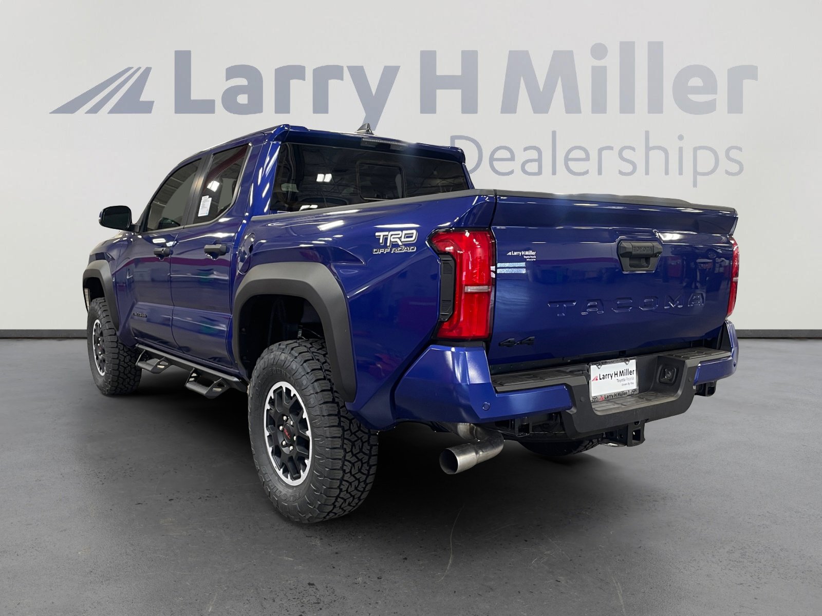 2025 Toyota Tacoma TRD Off-Road Double Cab photo 3