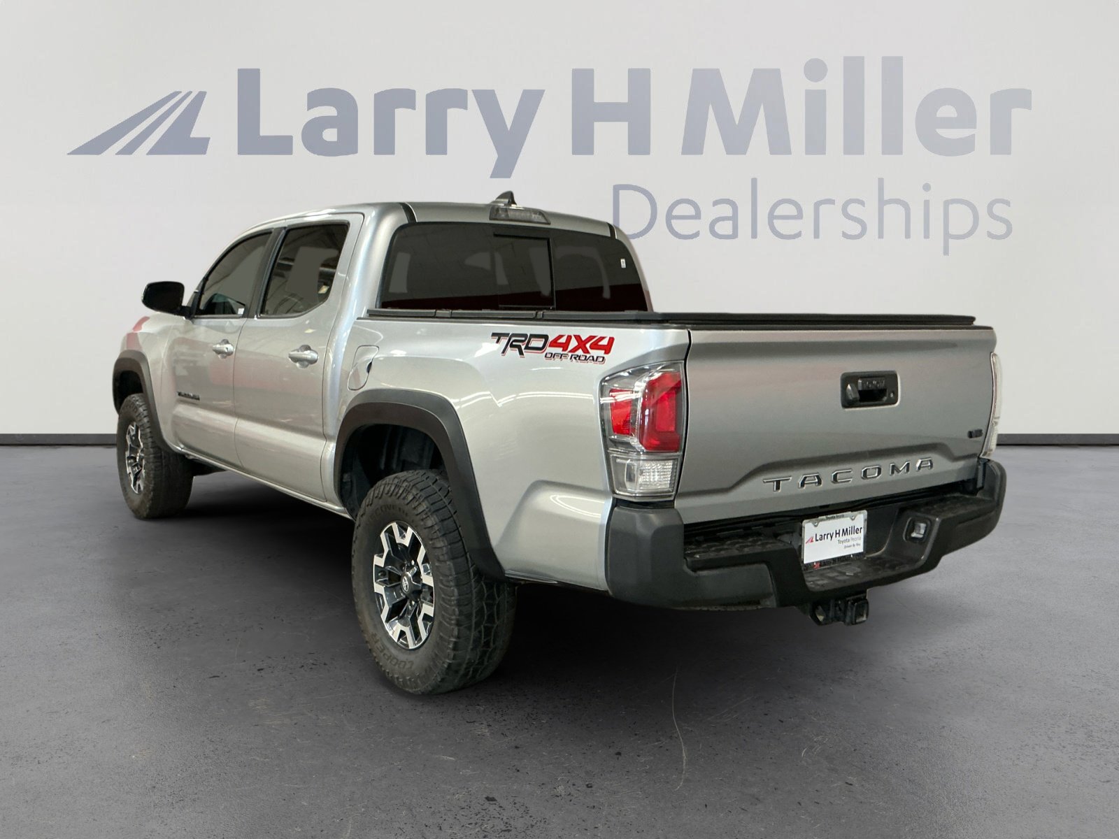 2022 Toyota Tacoma TRD photo 3