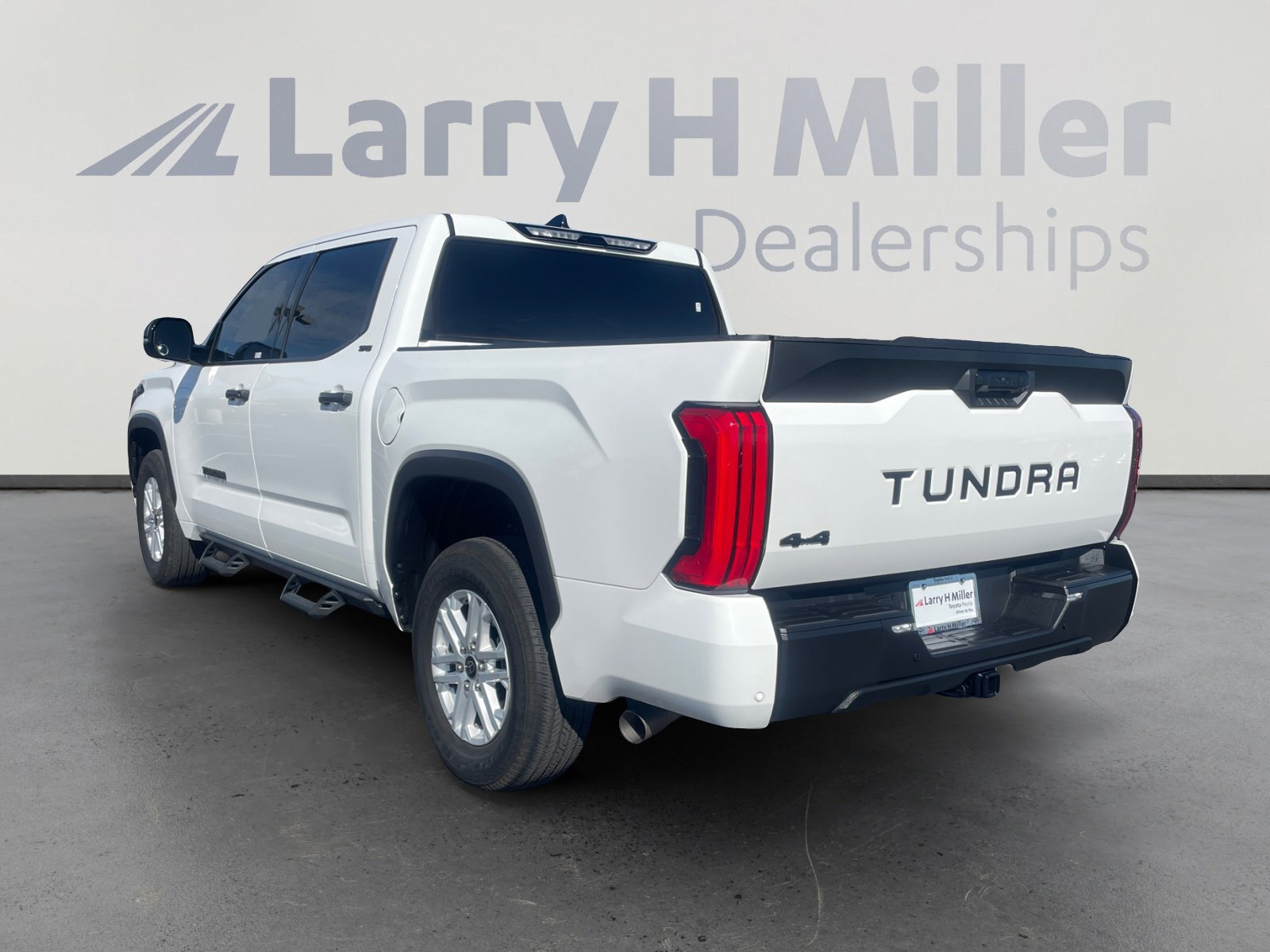 2023 Toyota Tundra SR5 photo 3