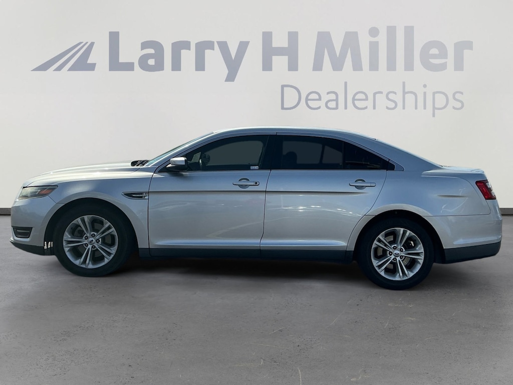 Used 2016 Ford Taurus SEL Sedan