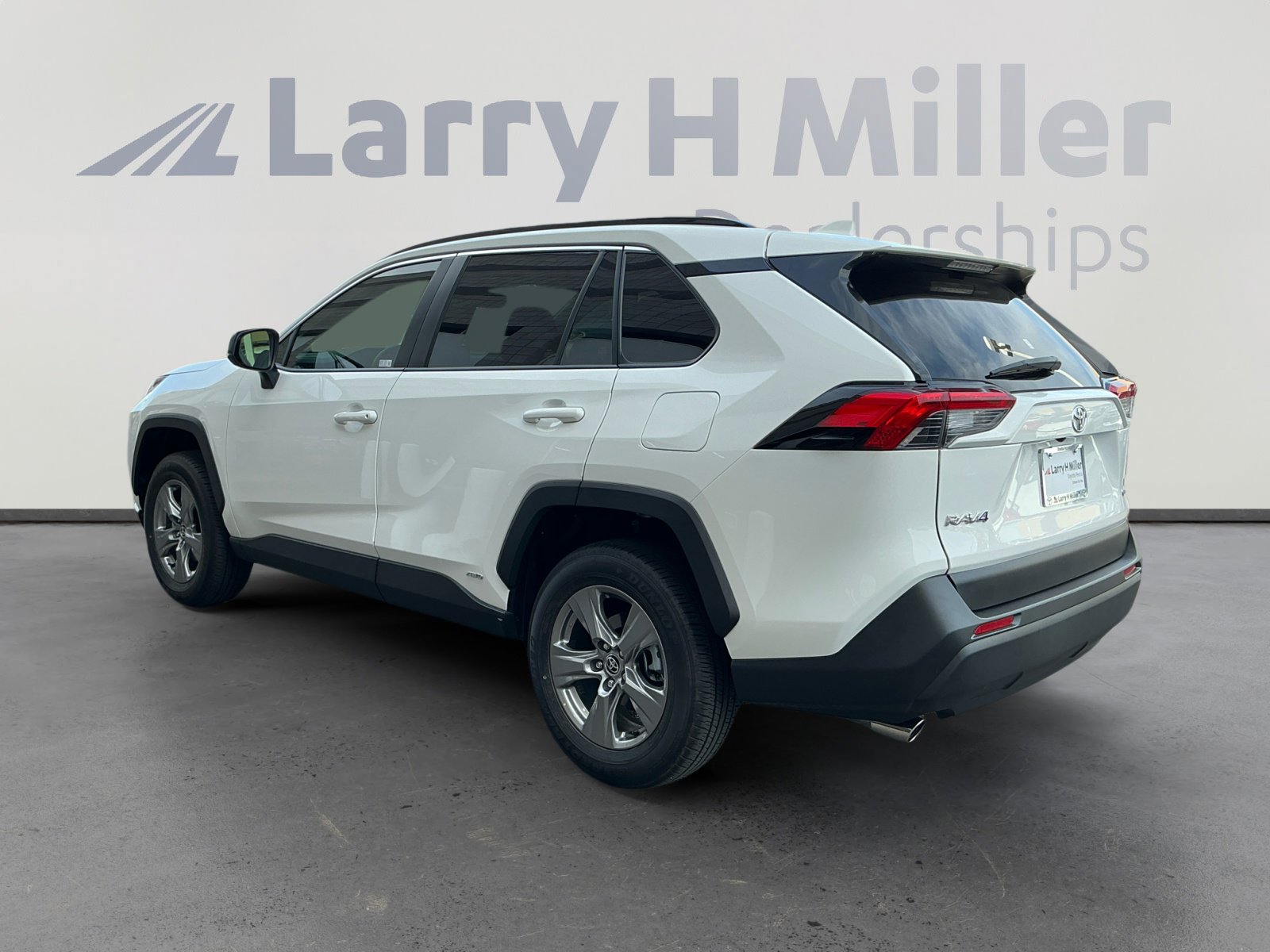 2025 Toyota RAV4 LE photo 2