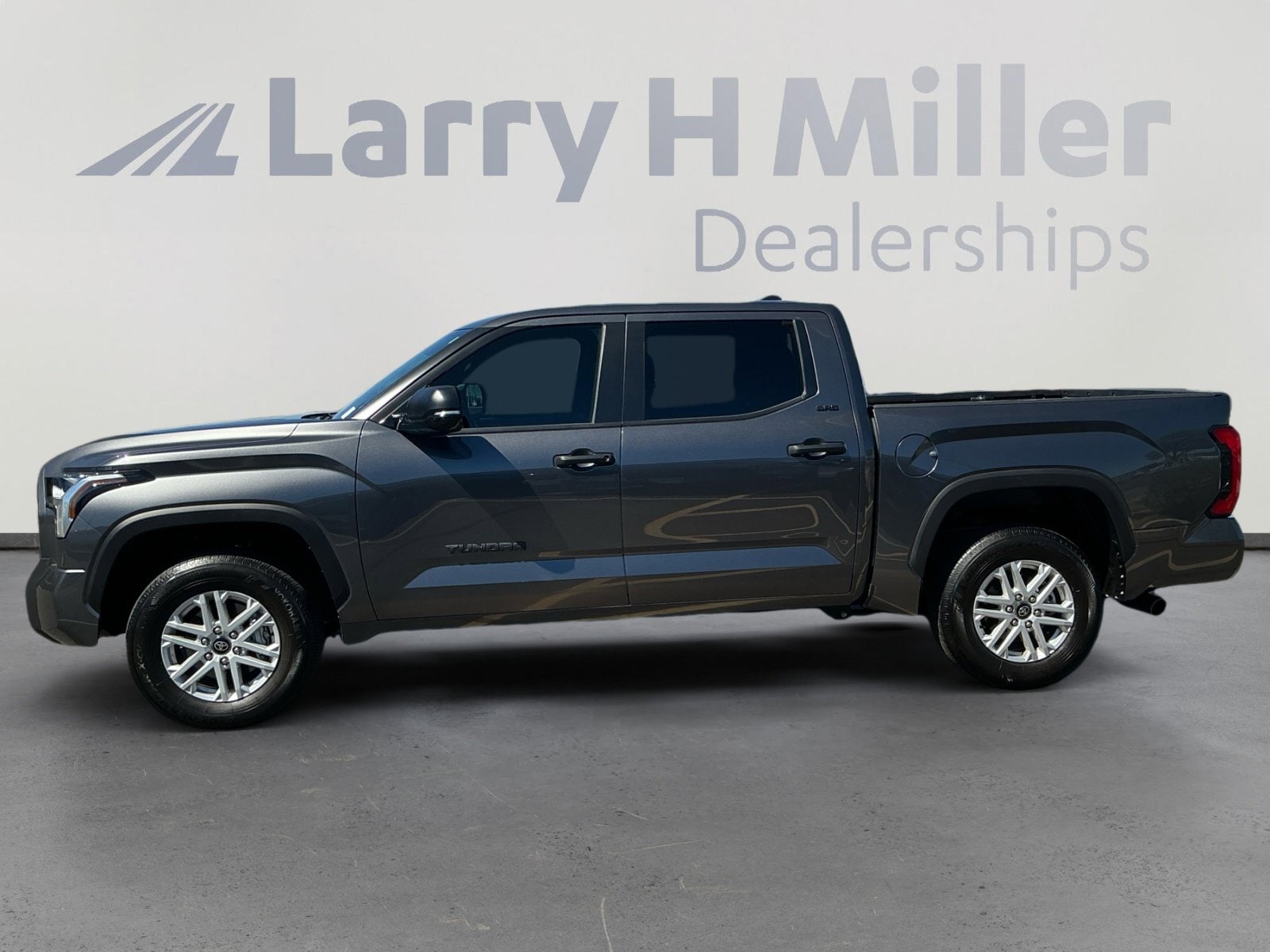 2025 Toyota Tundra SR5 photo 2