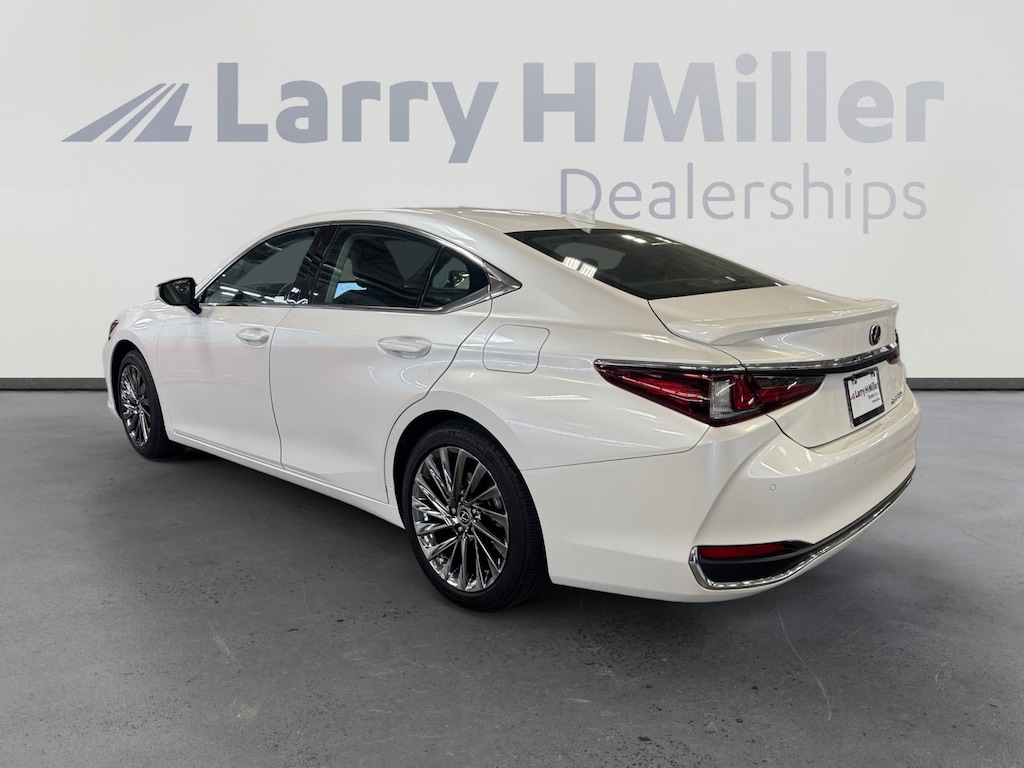 Used 2024 Lexus ES Luxury Sedan