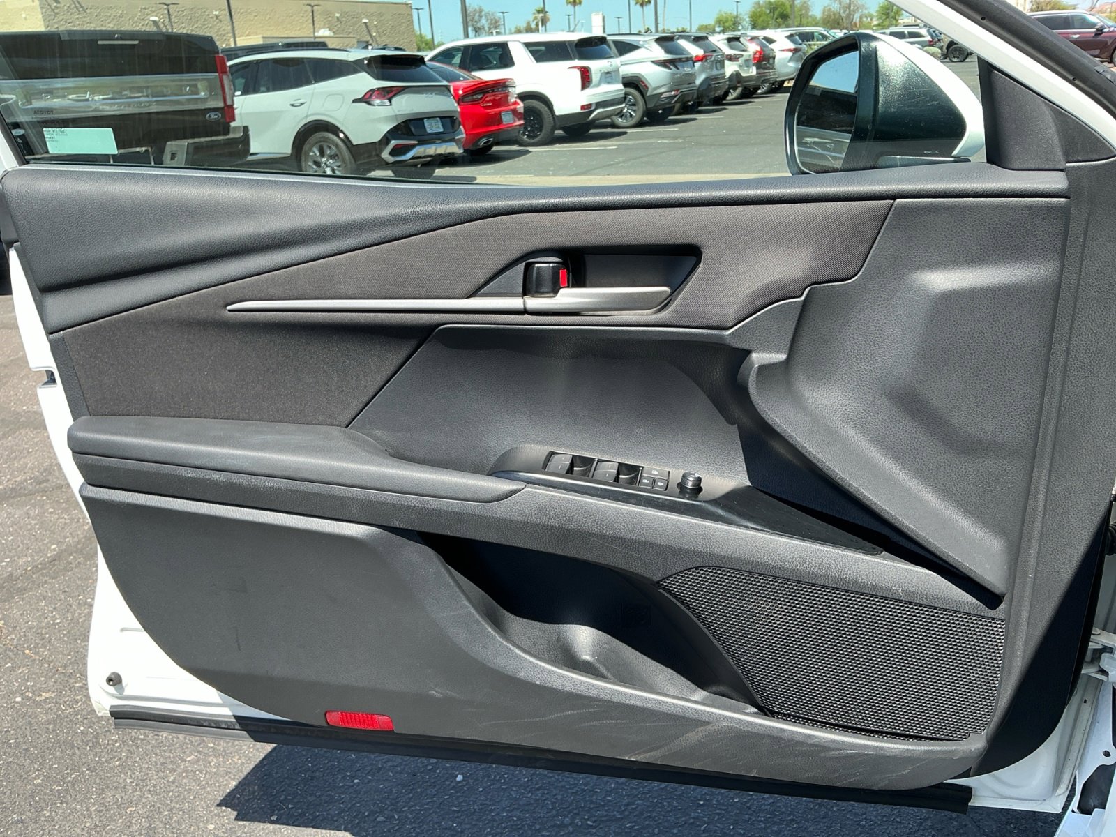 2025 Toyota Camry LE - Photo 14