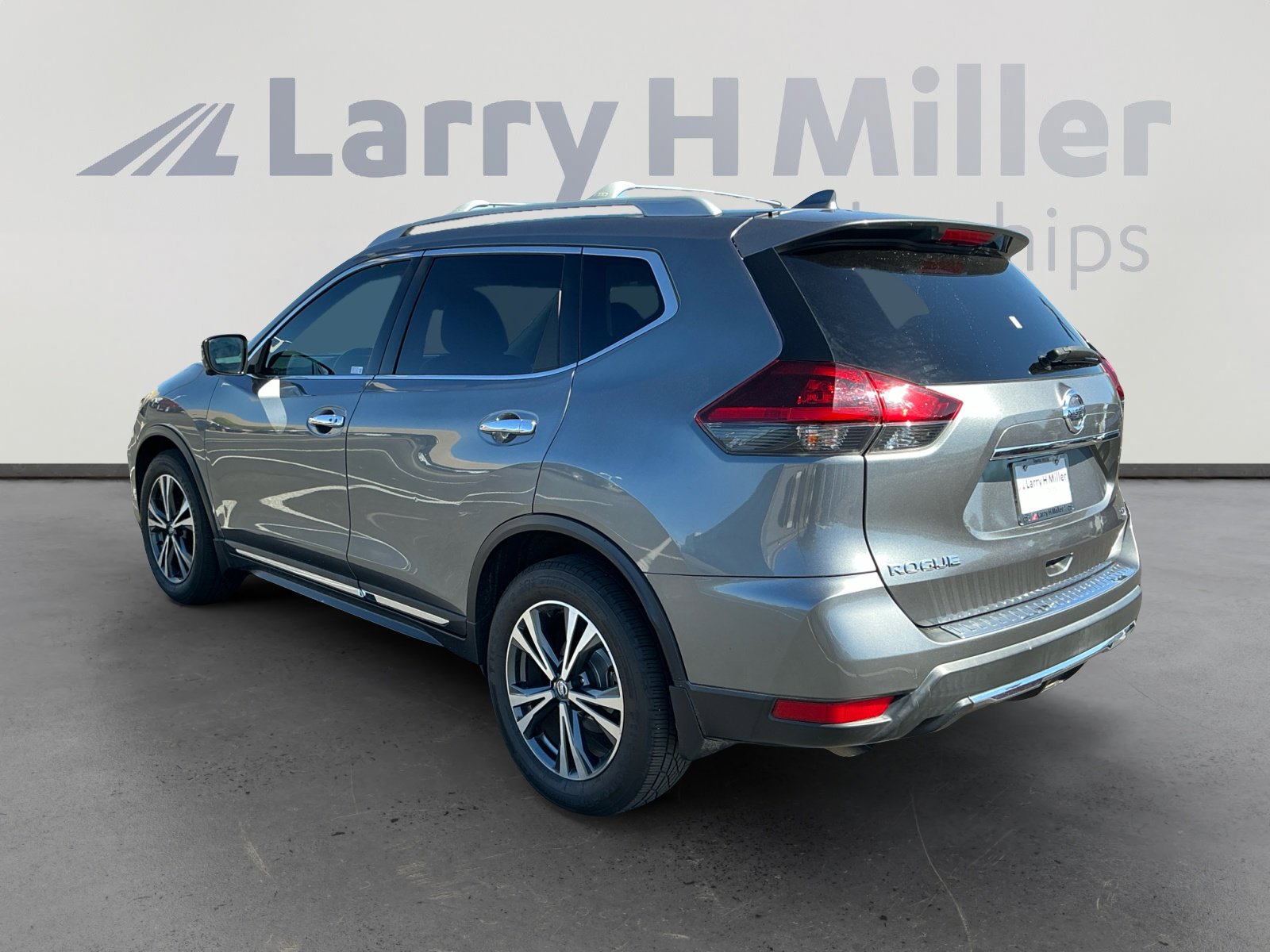 2018 Nissan Rogue SL photo 3