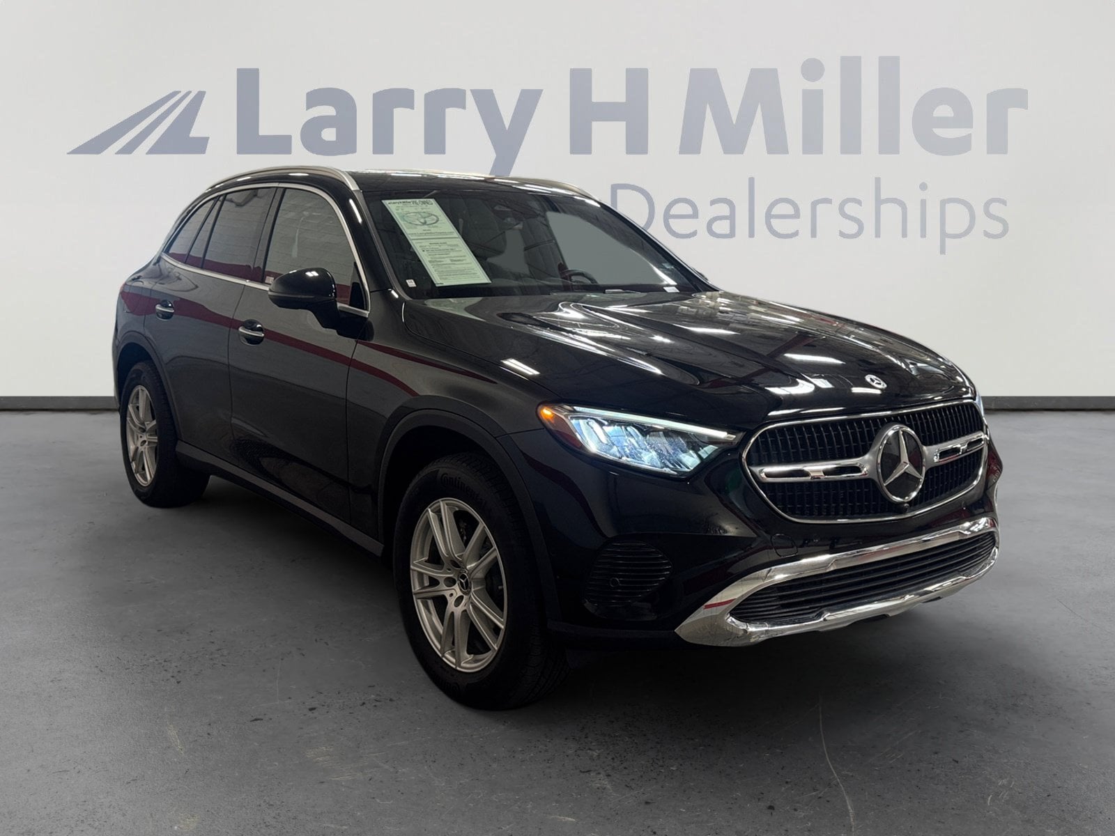 2025 Mercedes-Benz GLC Base - Photo 8