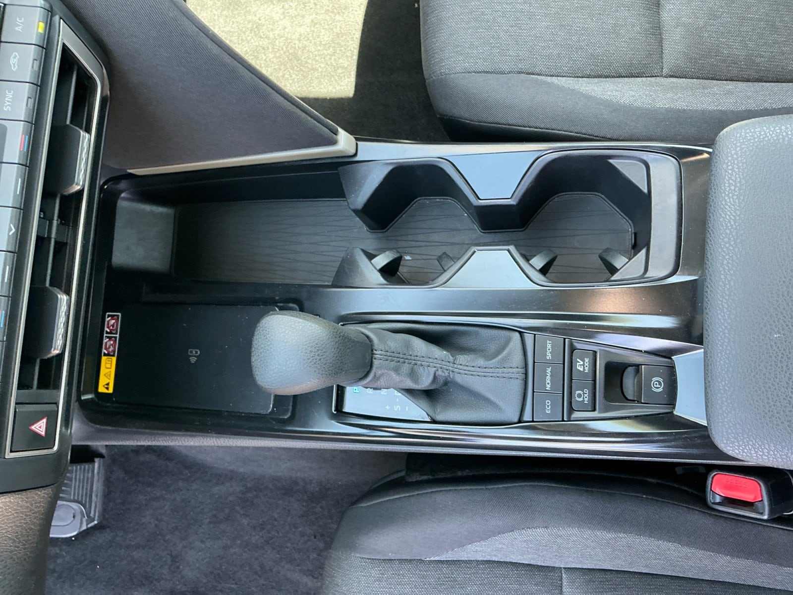 2025 Toyota Camry LE - Photo 16