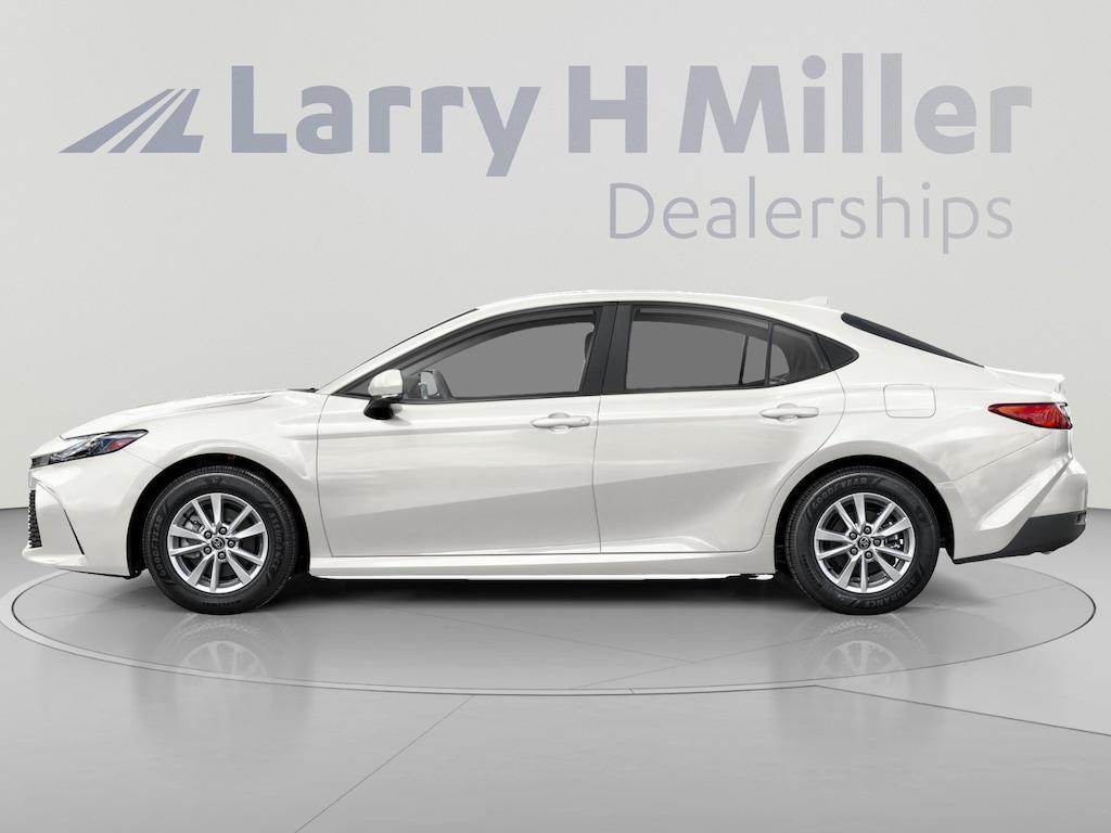 Used 2025 Toyota Camry SE Sedan