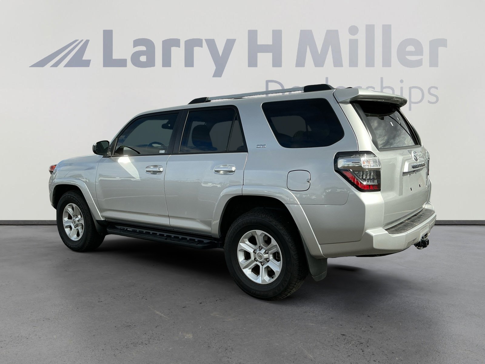 2023 Toyota 4Runner SR5 photo 3