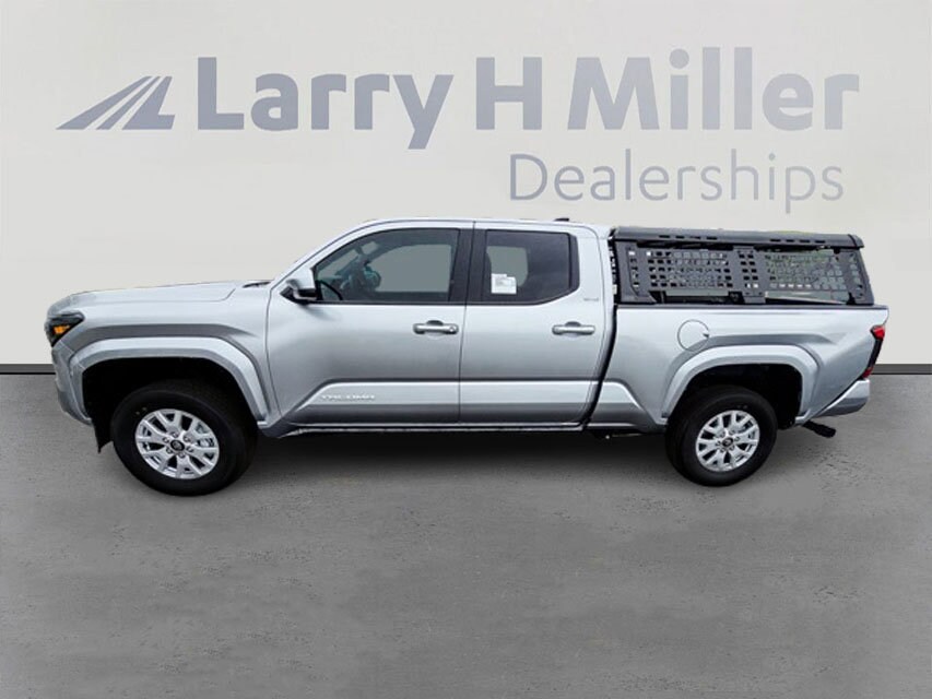 2025 Toyota Tacoma SR5 Double Cab photo 2